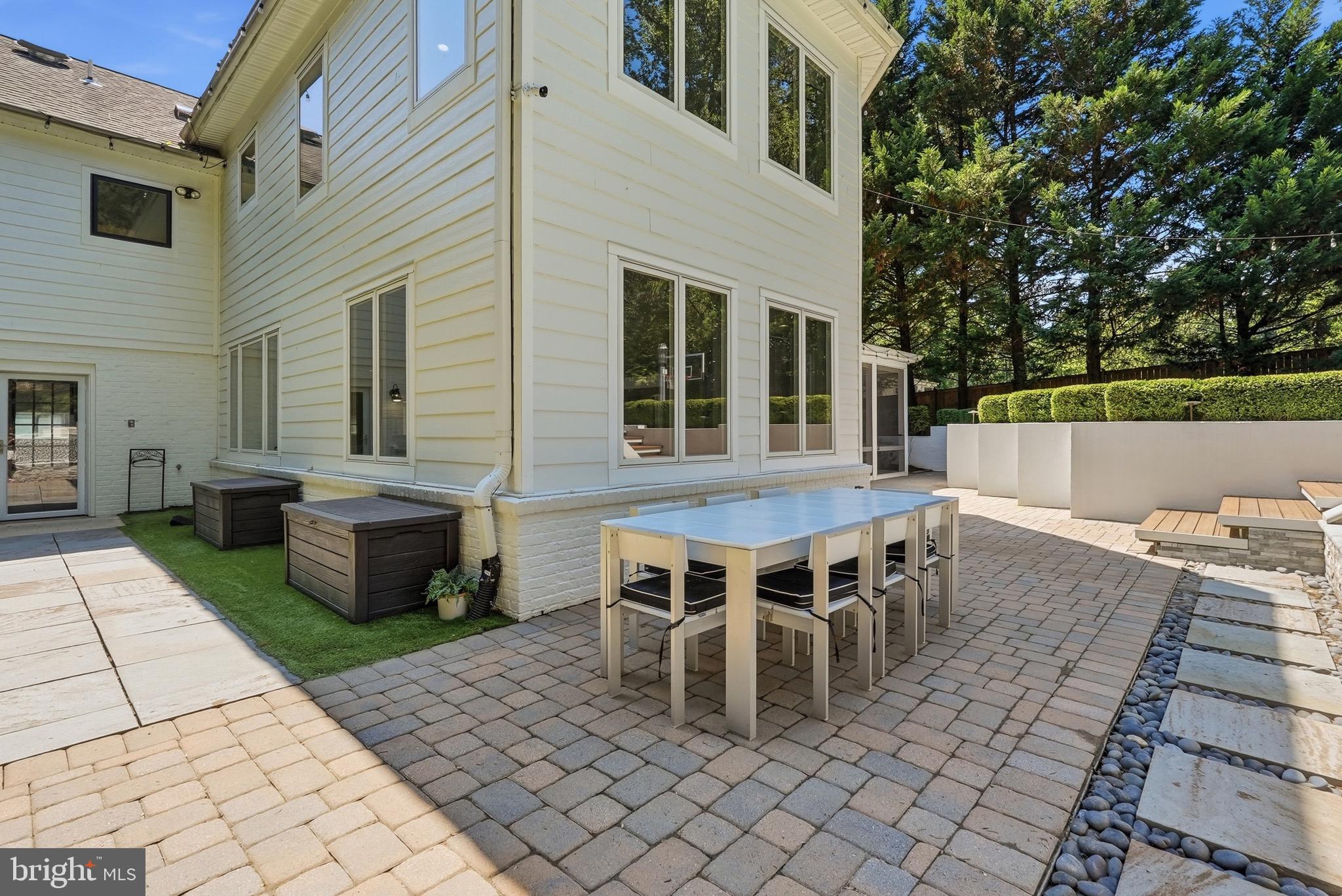 DEVONSHIRE GARDENS - Residential