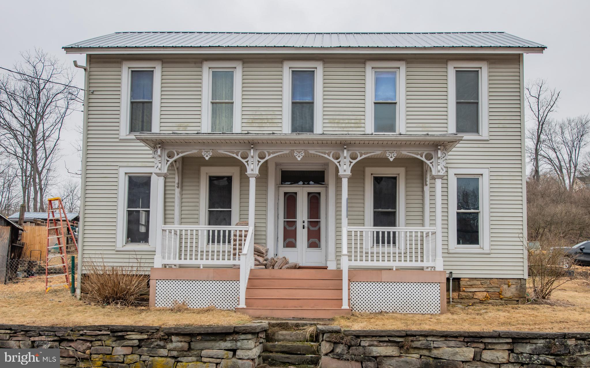 Traditional home with so much space. This 4 bed, 2 bath home has a new kitchen, new full bath on the 2nd floor, laundry room on the first floor, outbuildings and 1.25 acres!
Private Remarks: