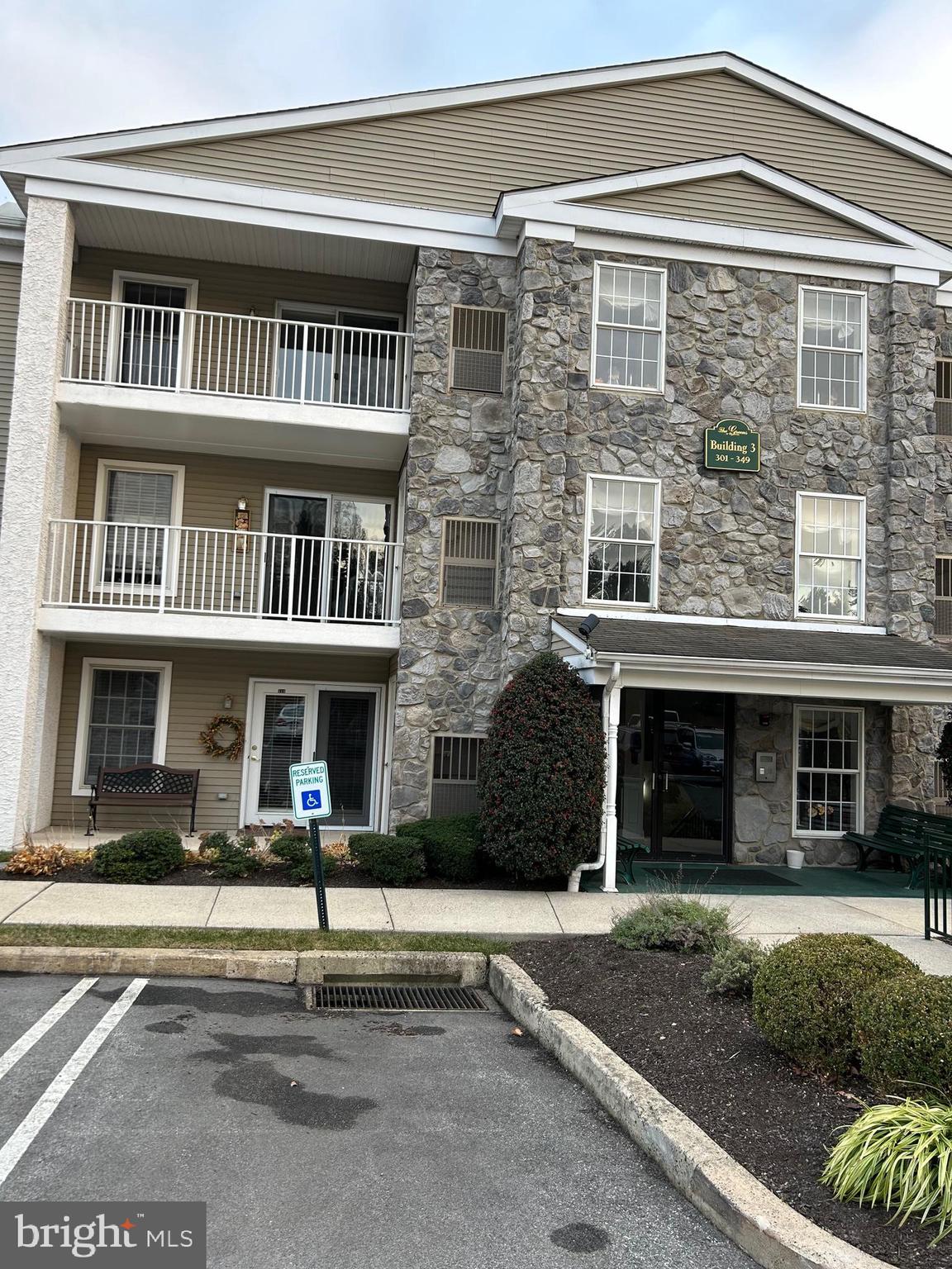 GREENS AT WESTOVER - Residential Lease