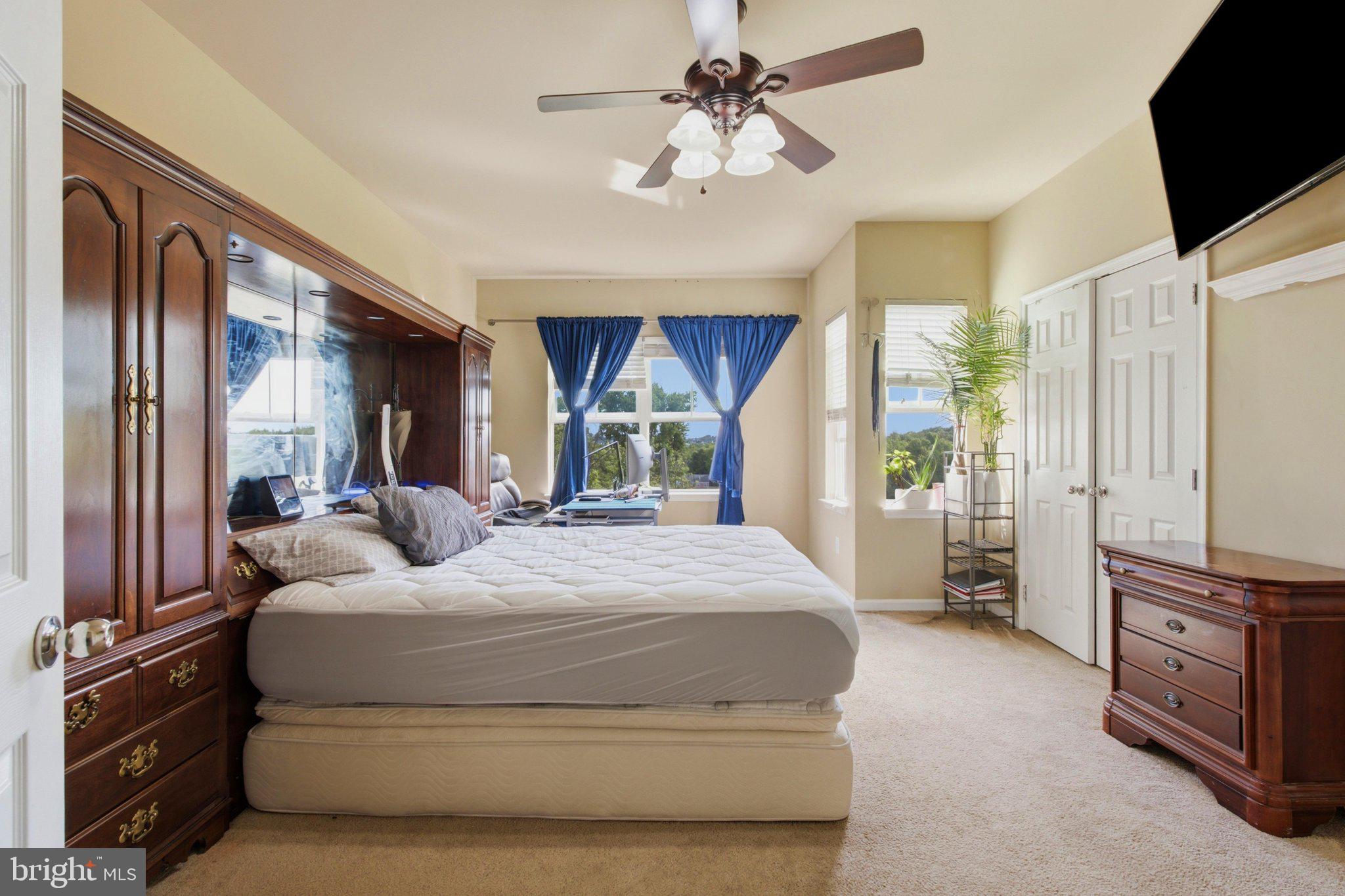 RIVER OAKS - Residential