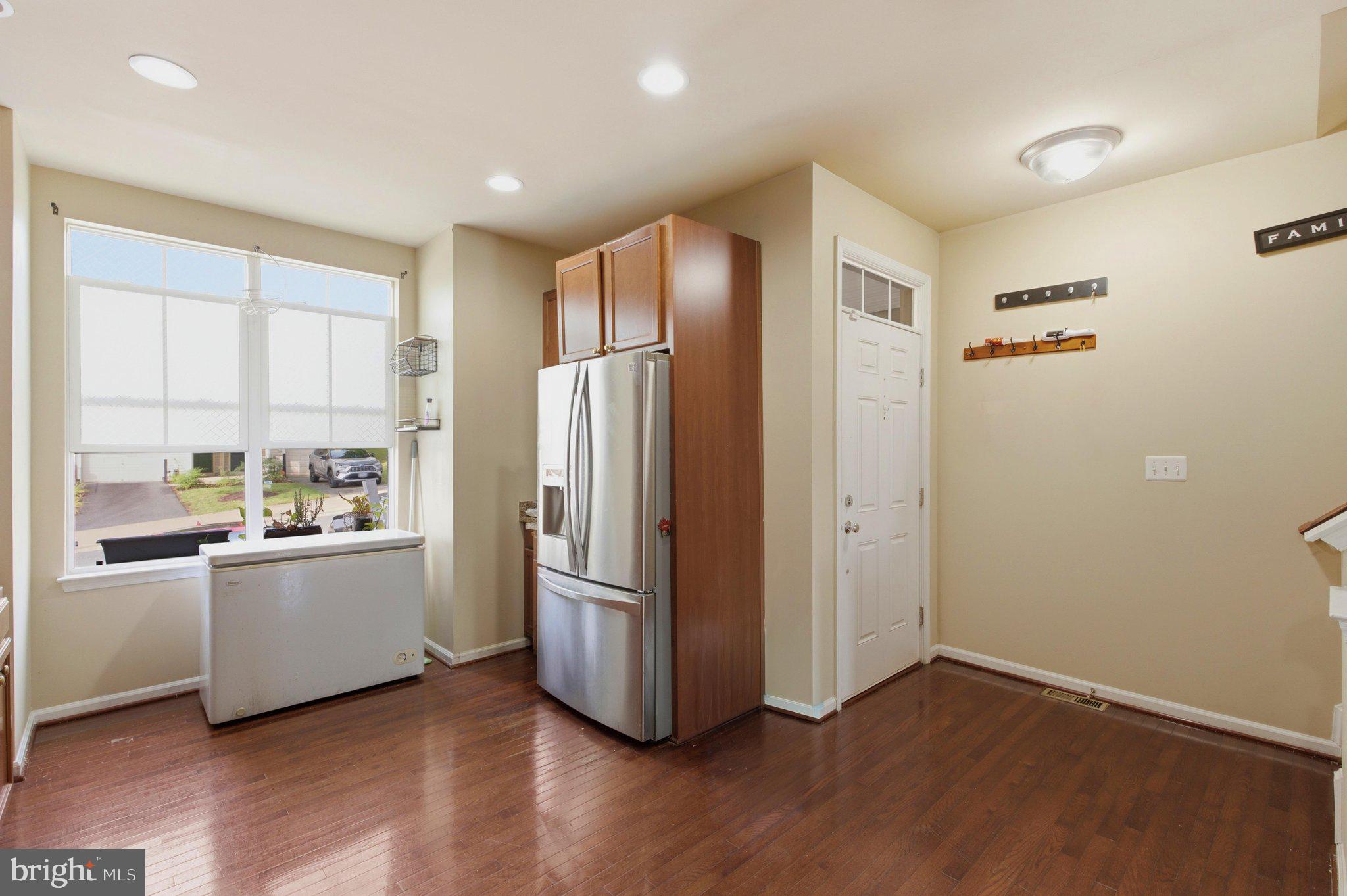 RIVER OAKS - Residential