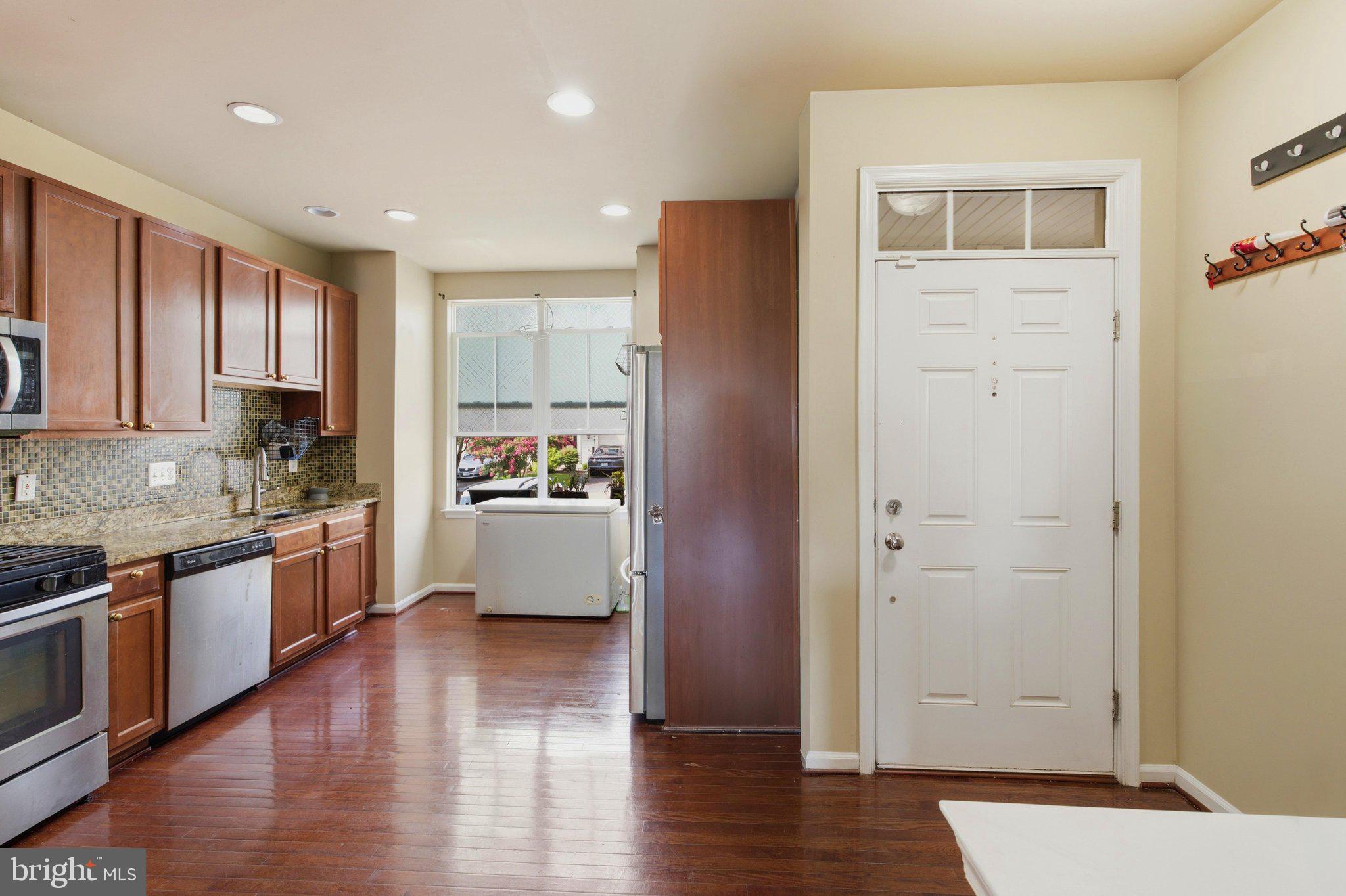RIVER OAKS - Residential