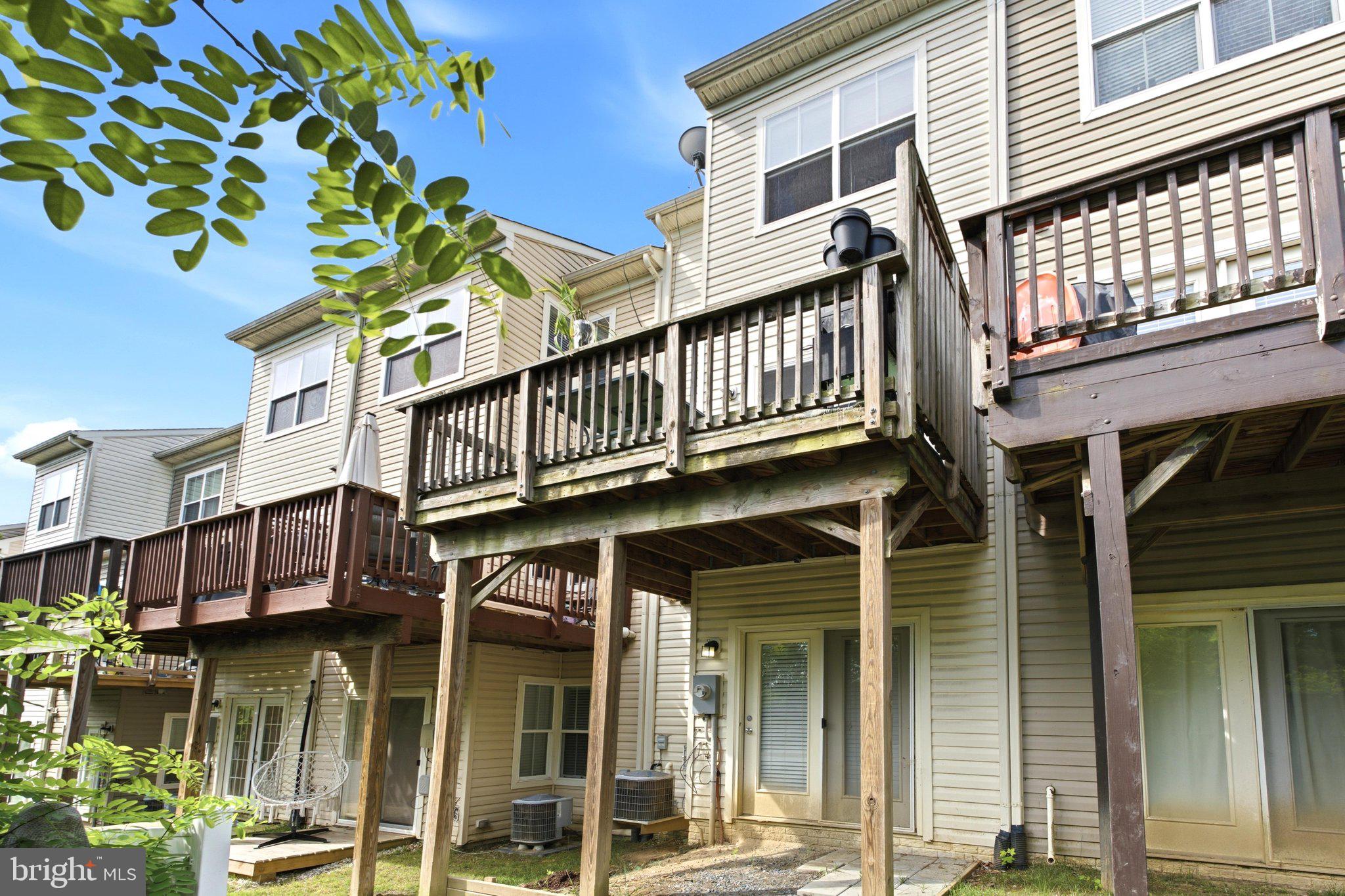 RIVER OAKS - Residential