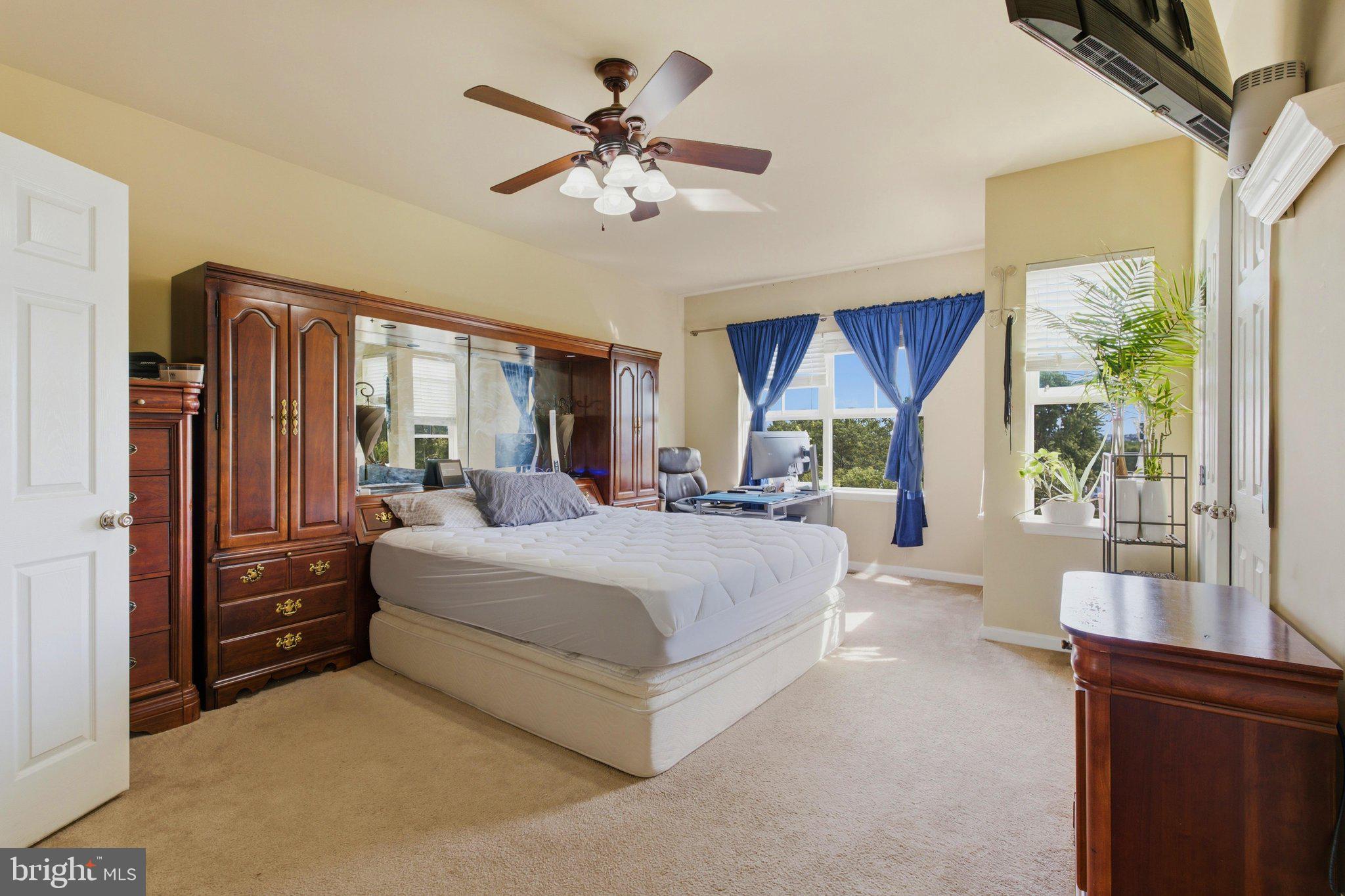 RIVER OAKS - Residential