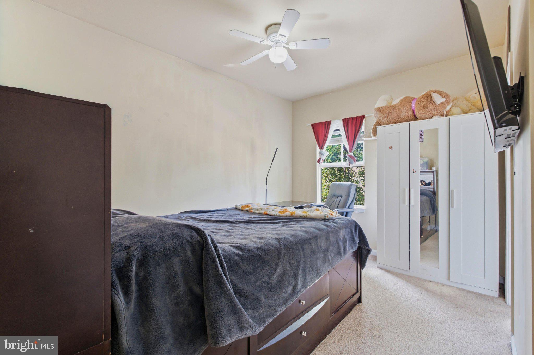 RIVER OAKS - Residential
