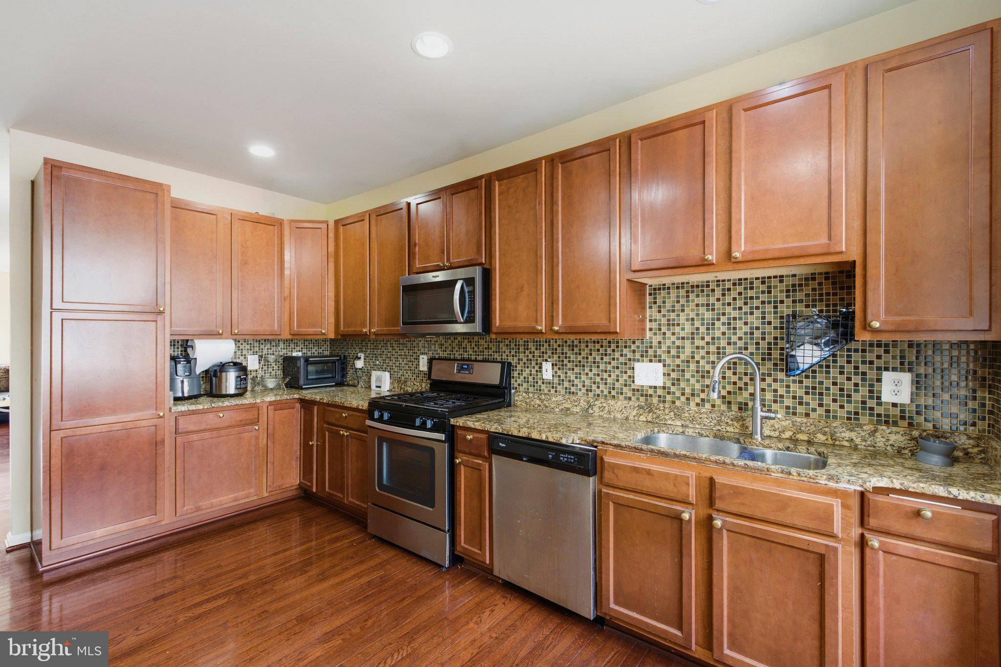 RIVER OAKS - Residential