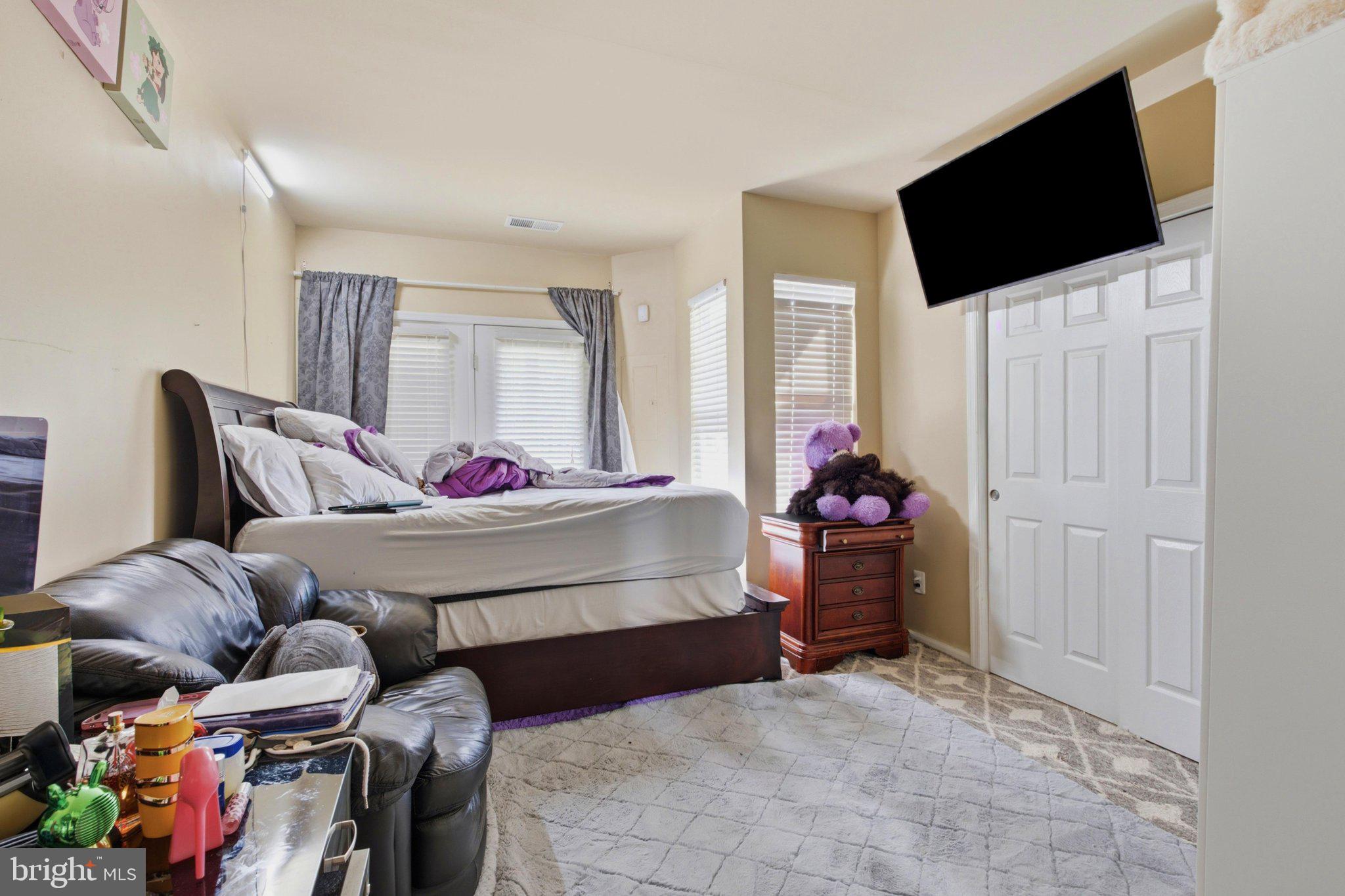 RIVER OAKS - Residential