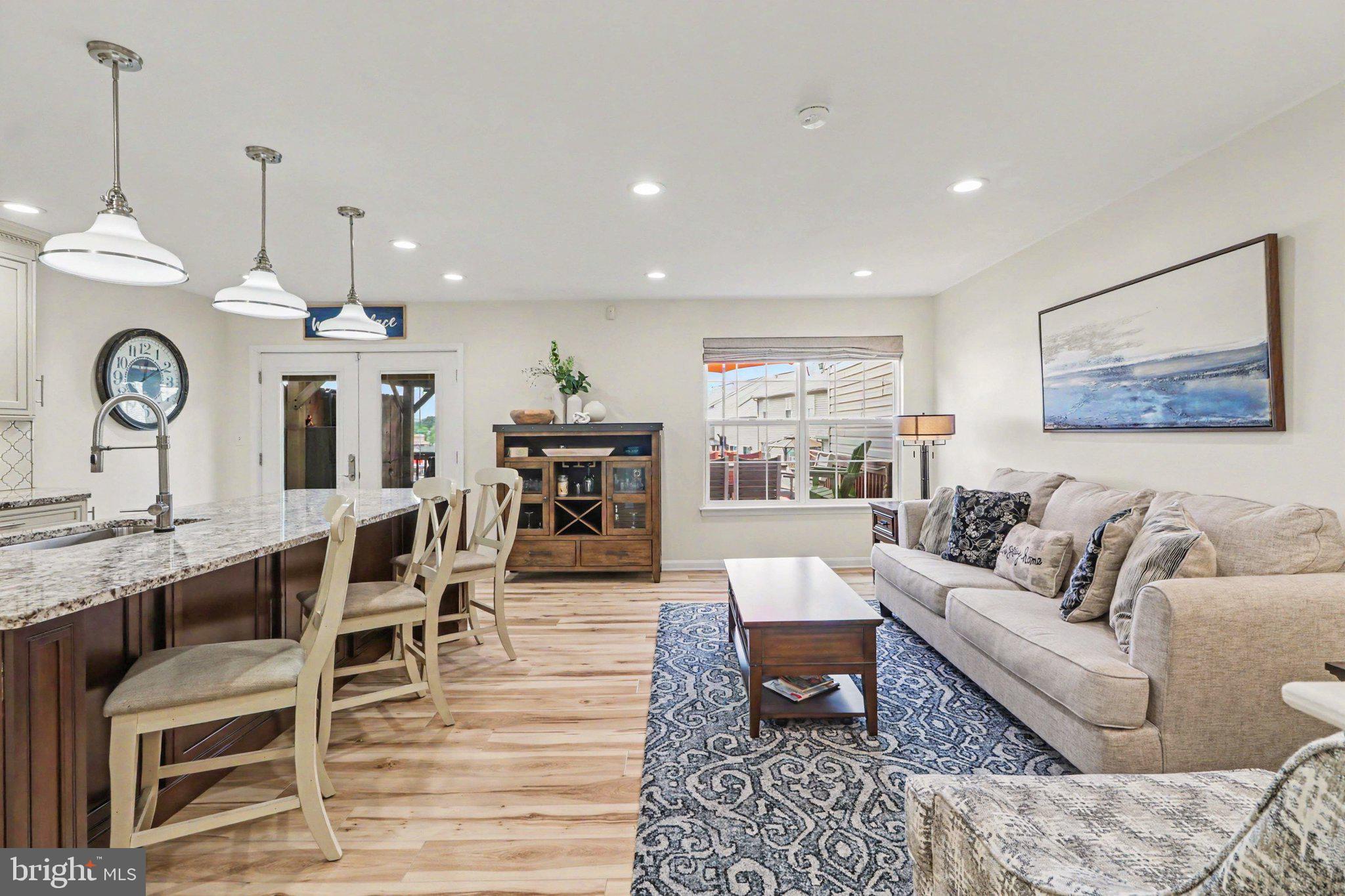 THE PINNACLE - Residential