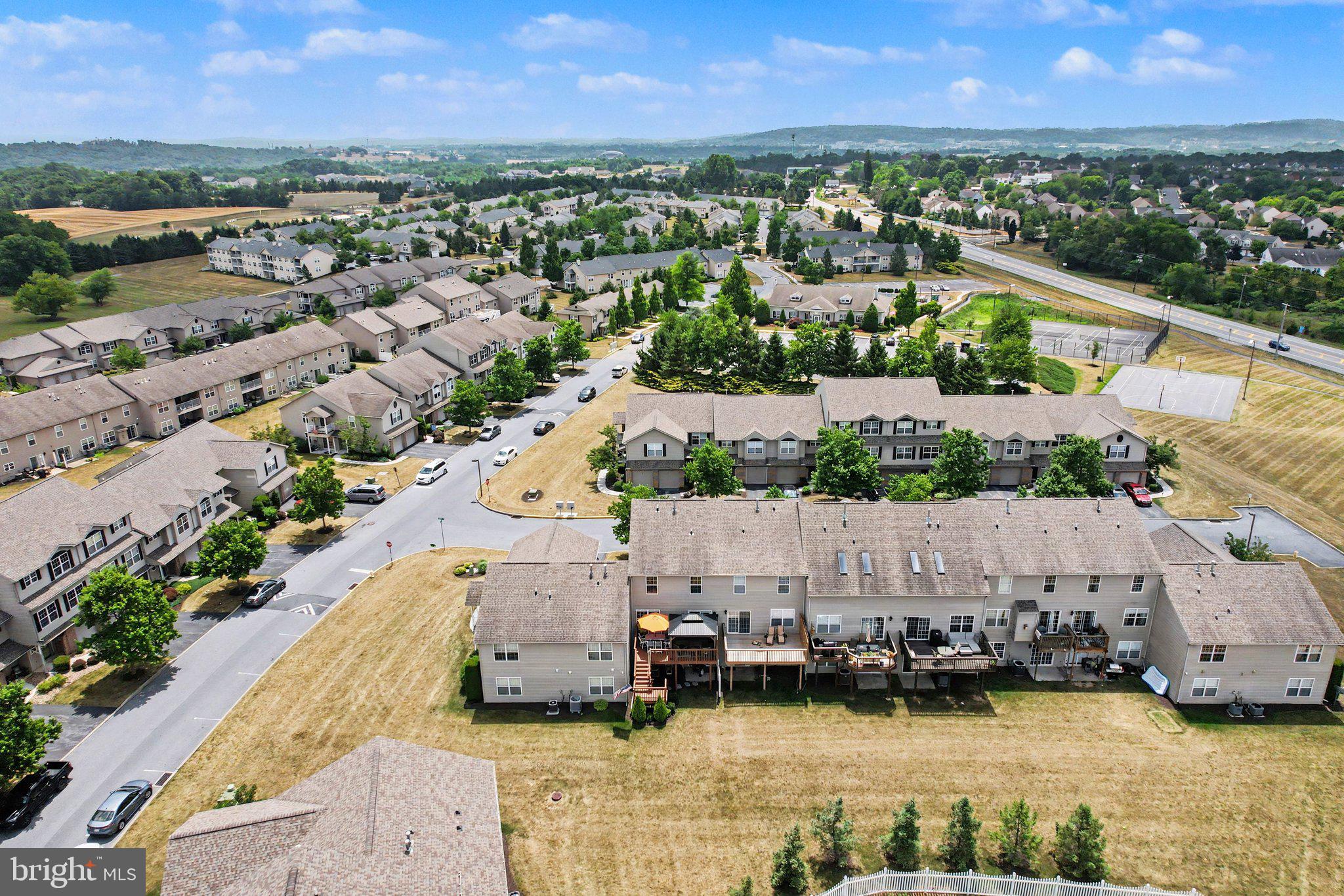 THE PINNACLE - Residential