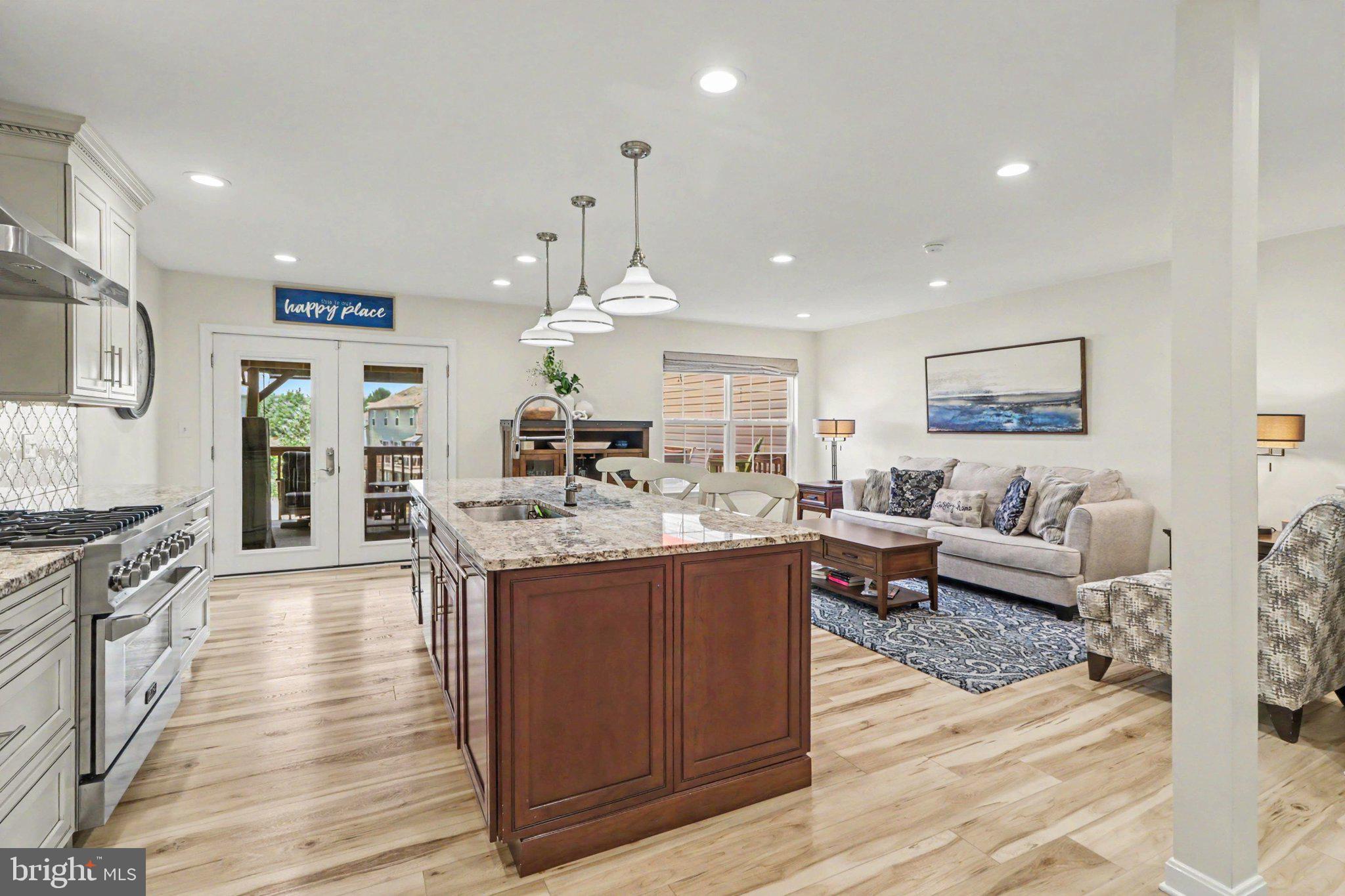 THE PINNACLE - Residential