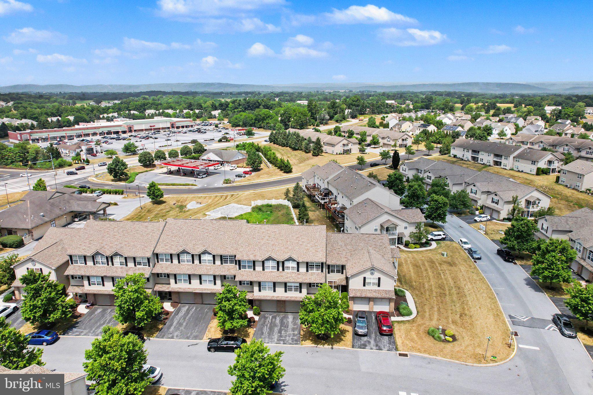 THE PINNACLE - Residential