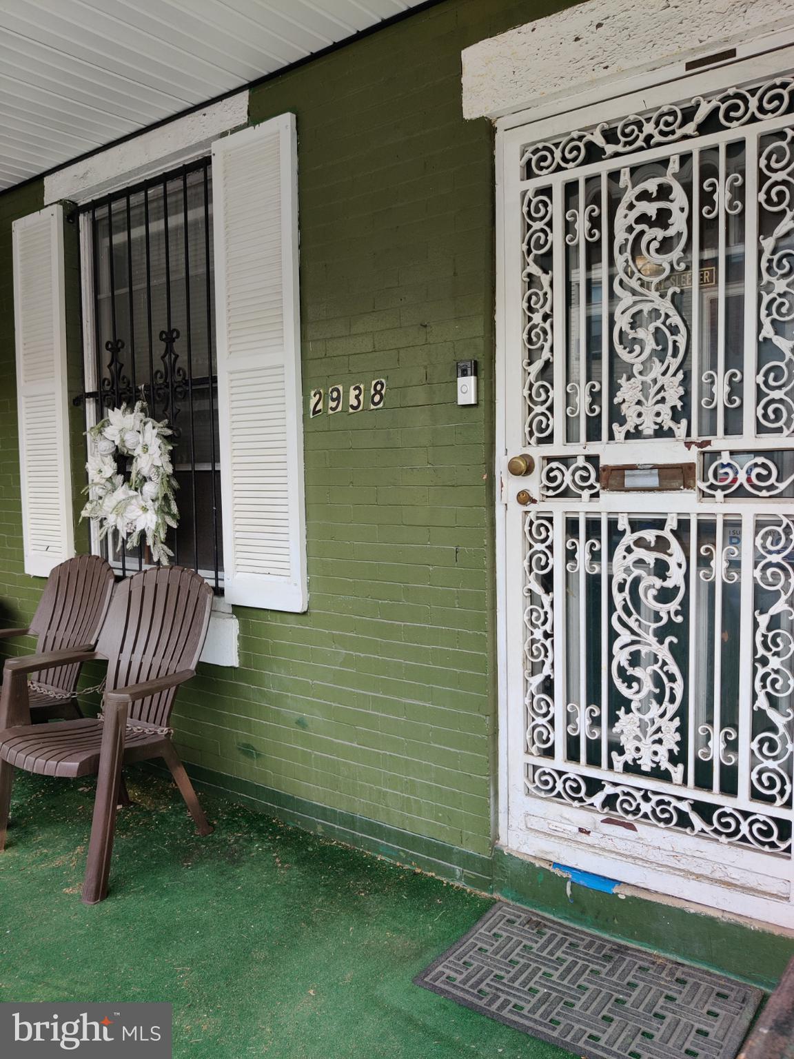 Investor Alert:
Incredible opportunity awaits in this classic Philadelphia townhouse, perfectly situated at the gateway to the city's most vibrant corridors. This solid property features a brand-new appliance package including a new refrigerator, stove, washer, and dryer all staying with the home. Location is unmatched for convenience—enjoy immediate, effortless access to I-76 (Schuylkill Expressway), Route 1, Kelly Drive, and Wissahickon Valley Park trail networks and other recreation spaces. You are just minutes away from the premier dining, boutique shopping, and vibrant nightlife of Manayunk and Roxborough, with seamless mass transit options nearby, including Indego bike sharing stations, making any Center City commute a breeze. 
Whether you are an owner-occupant looking to customize your dream space or a savvy investor looking to add a high-demand asset to your portfolio, this property delivers immense potential.