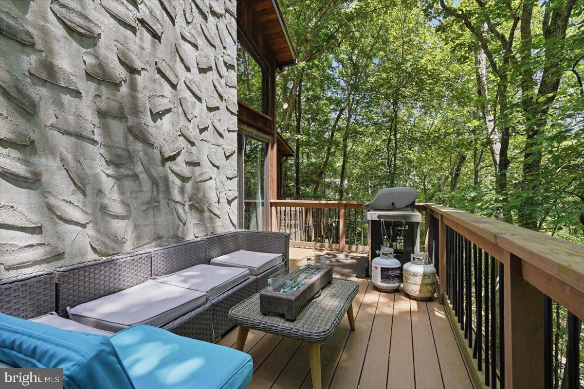 SAW CREEK ESTATES - Residential