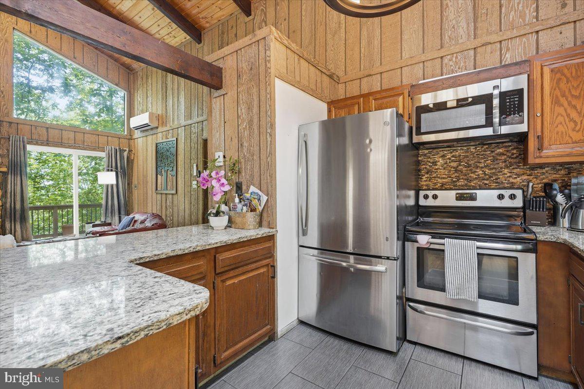 SAW CREEK ESTATES - Residential