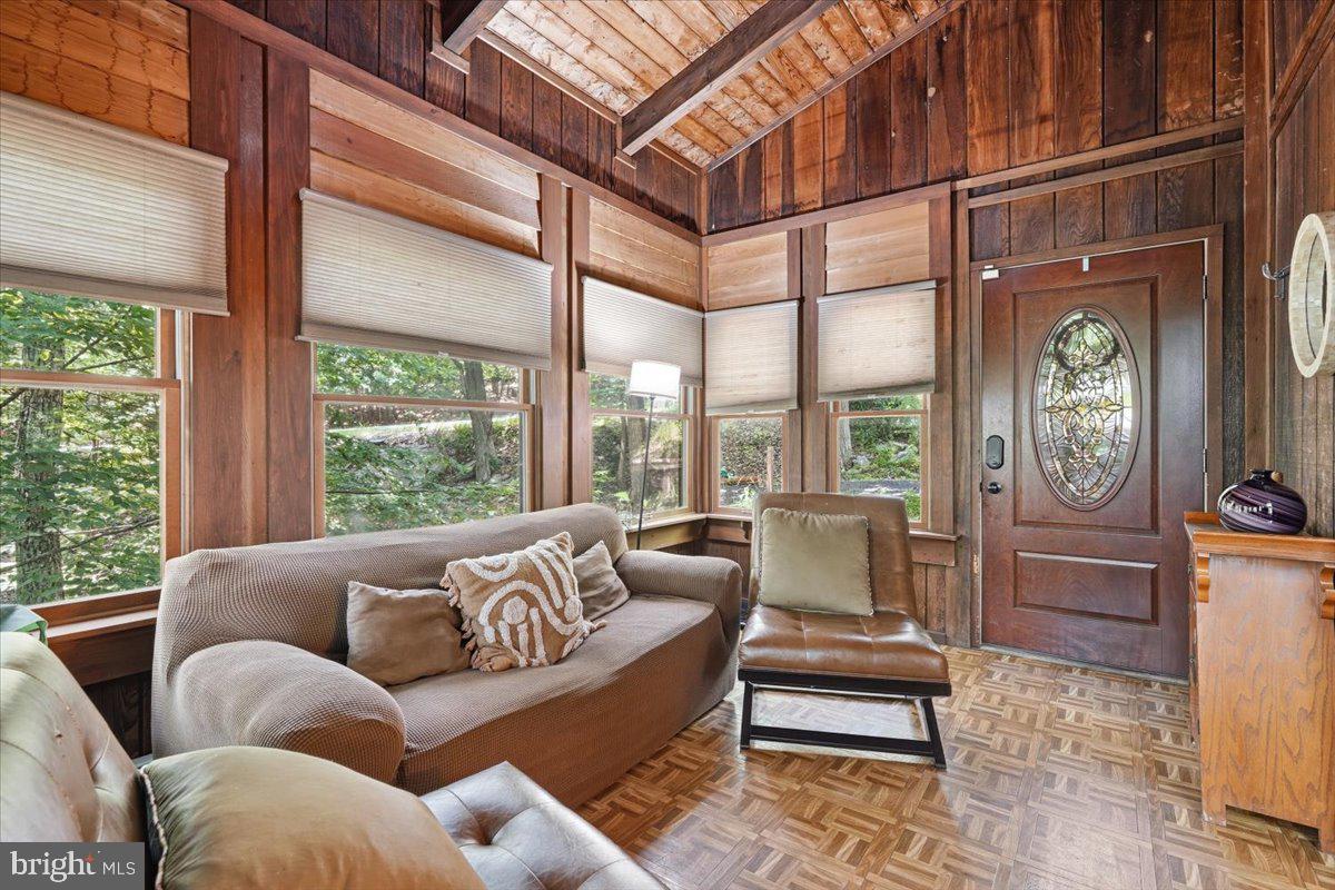SAW CREEK ESTATES - Residential