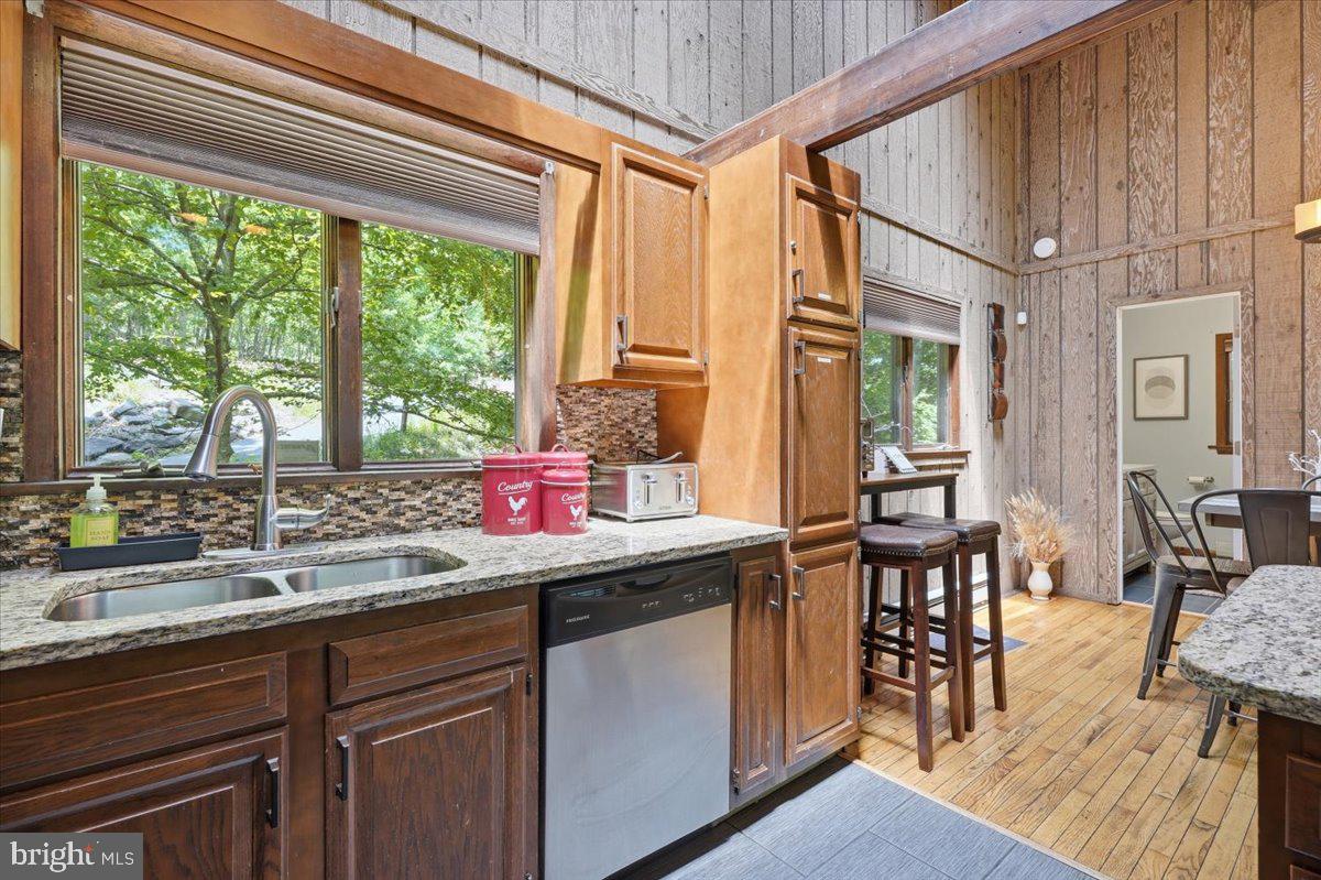 SAW CREEK ESTATES - Residential