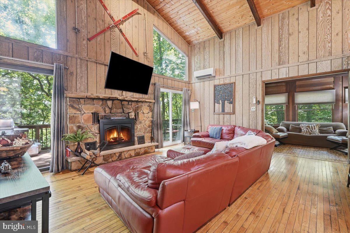 SAW CREEK ESTATES - Residential