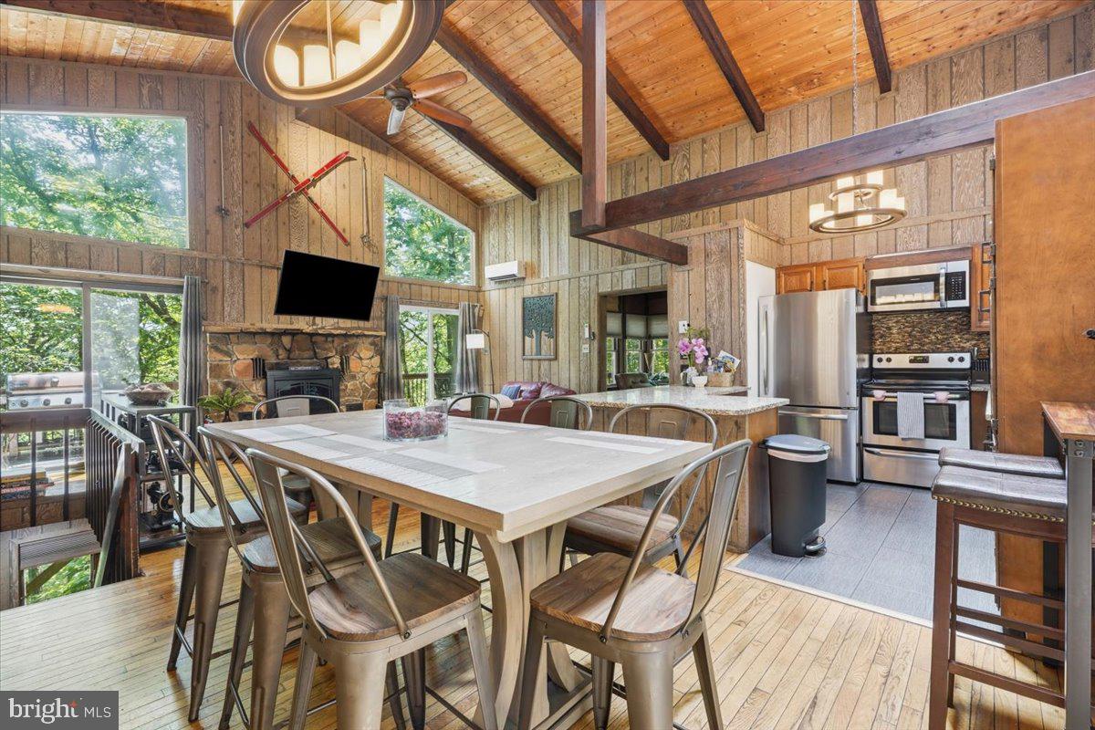 SAW CREEK ESTATES - Residential
