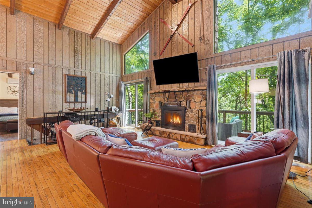 SAW CREEK ESTATES - Residential