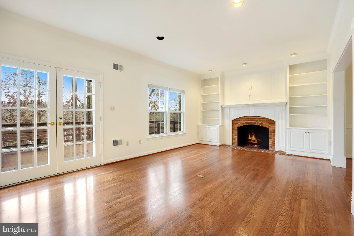 TIMBERLY SOUTH - Residential Lease