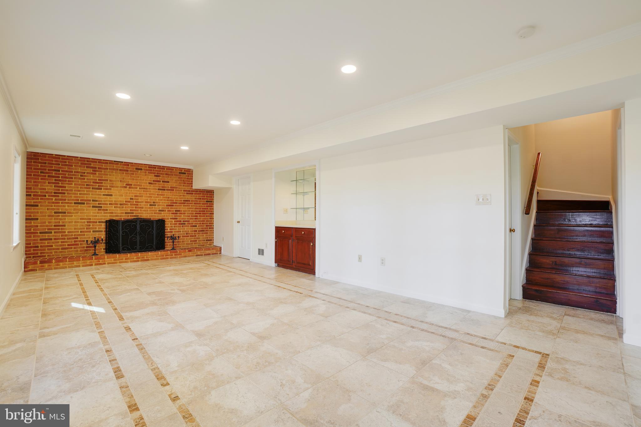 TIMBERLY SOUTH - Residential Lease