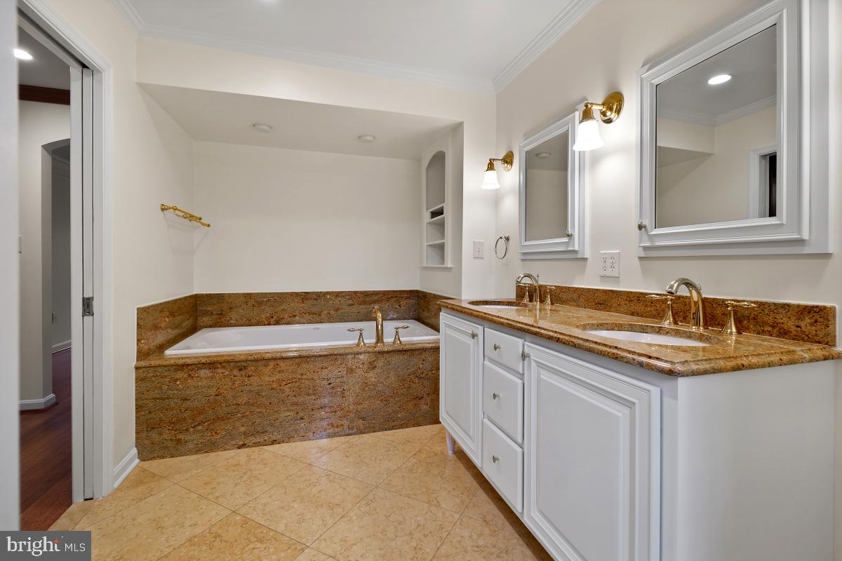 TIMBERLY SOUTH - Residential Lease