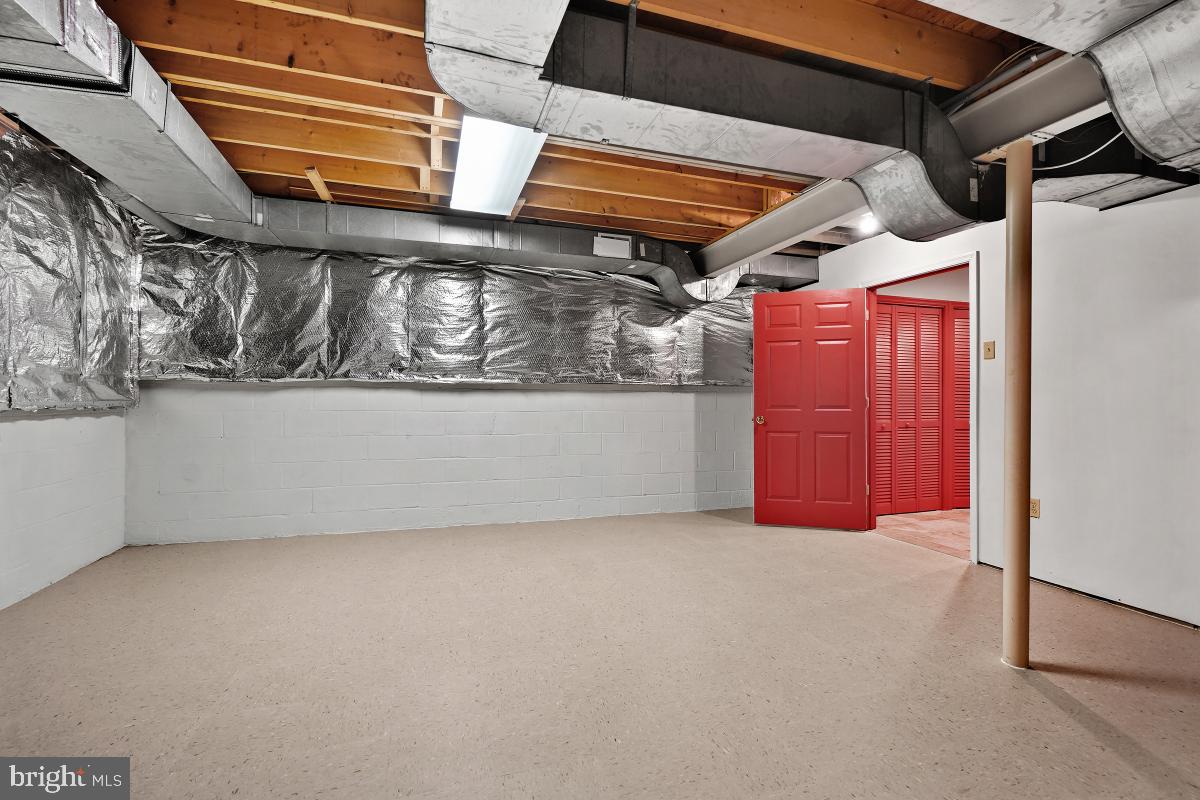 TIMBERLY SOUTH - Residential Lease
