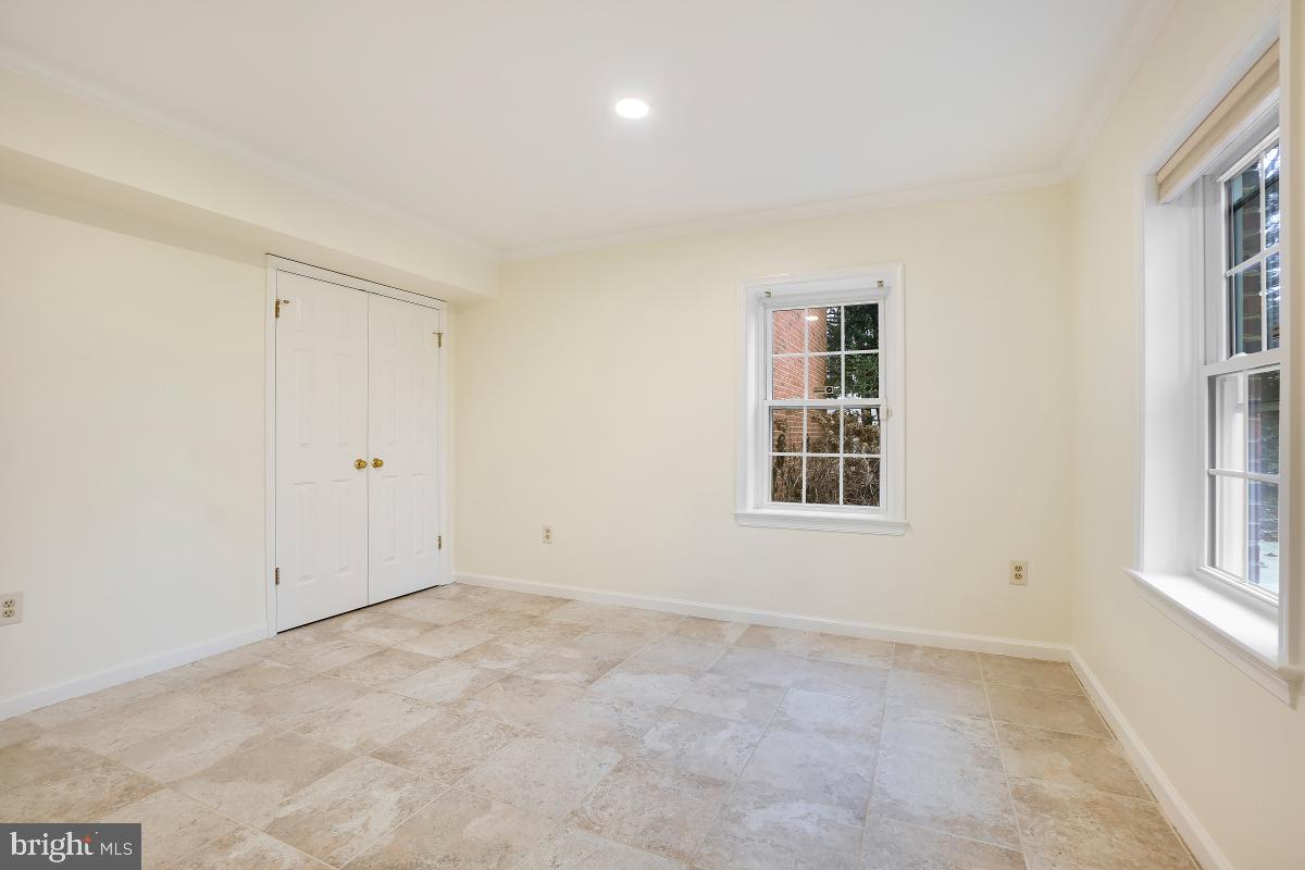 TIMBERLY SOUTH - Residential Lease