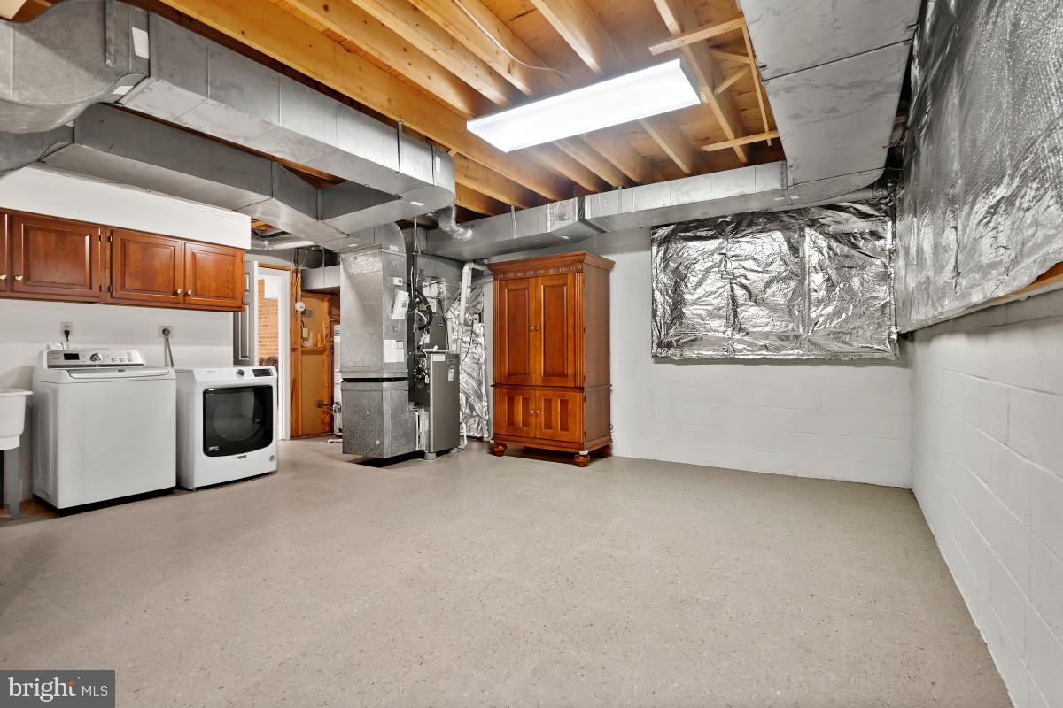 TIMBERLY SOUTH - Residential Lease