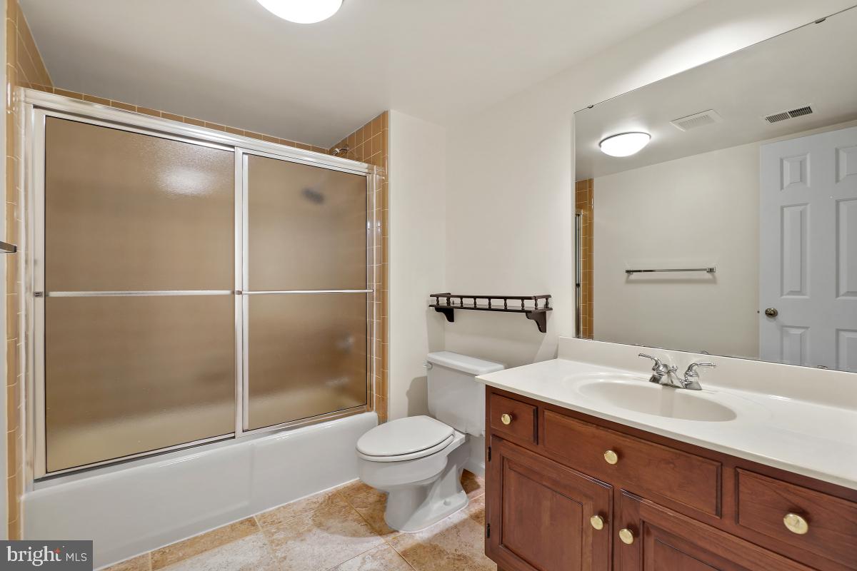 TIMBERLY SOUTH - Residential Lease