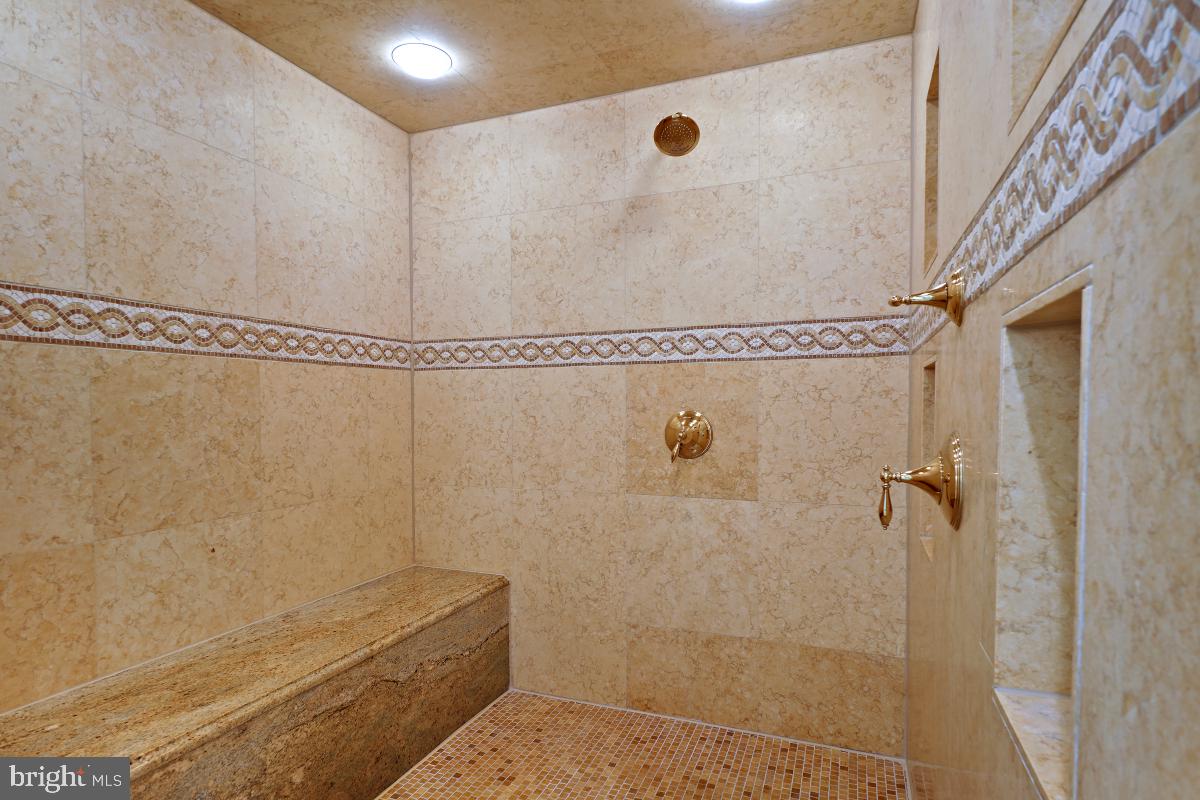 TIMBERLY SOUTH - Residential Lease