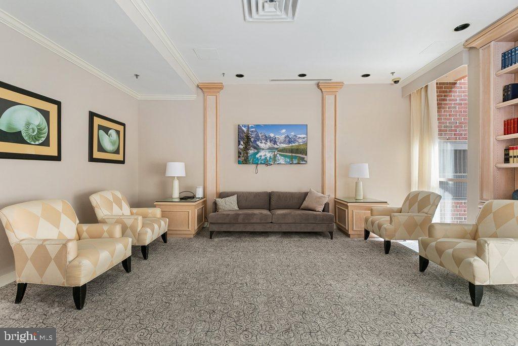 THE CHRISTOPHER - Residential
