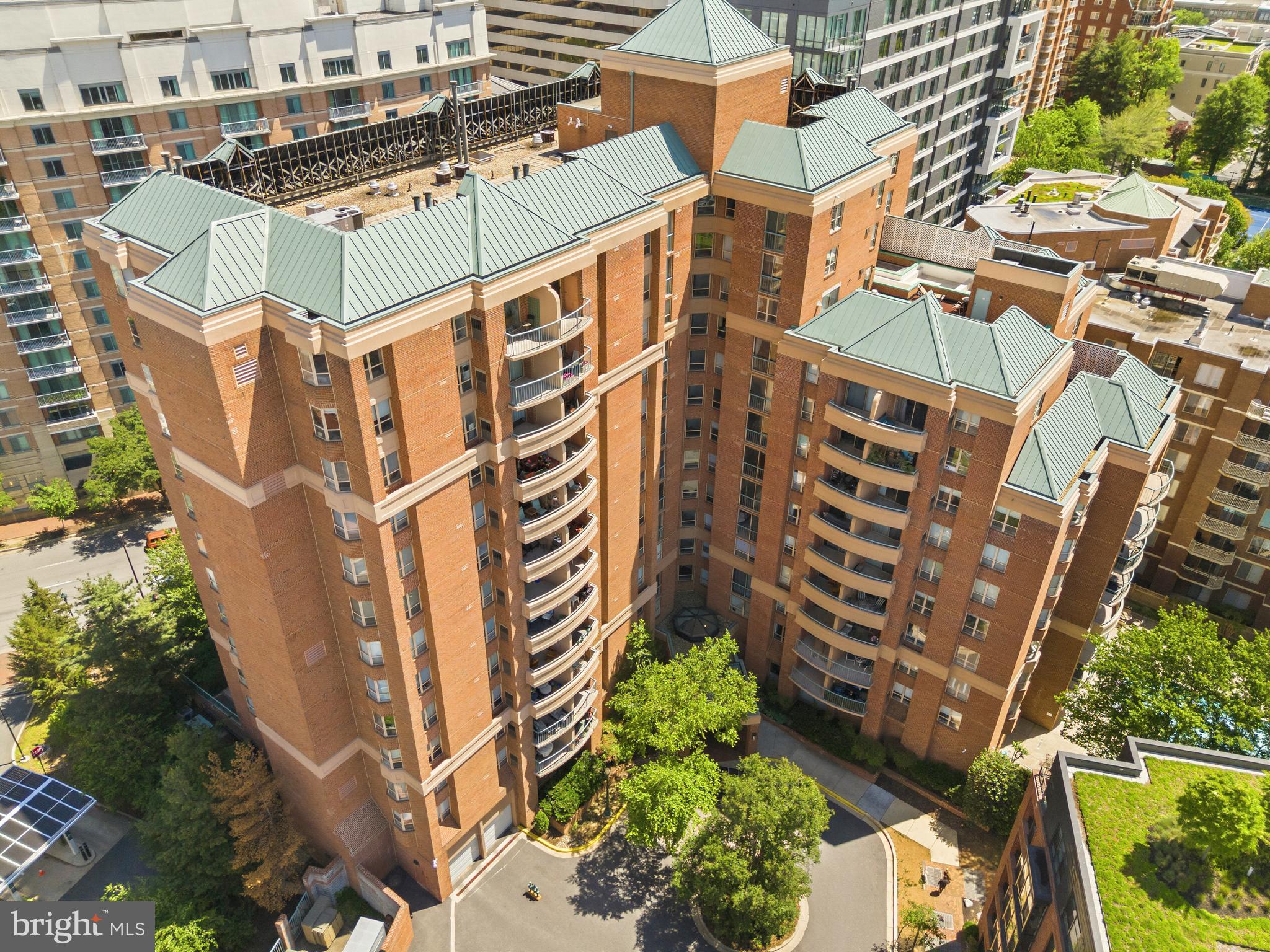 THE CHRISTOPHER - Residential