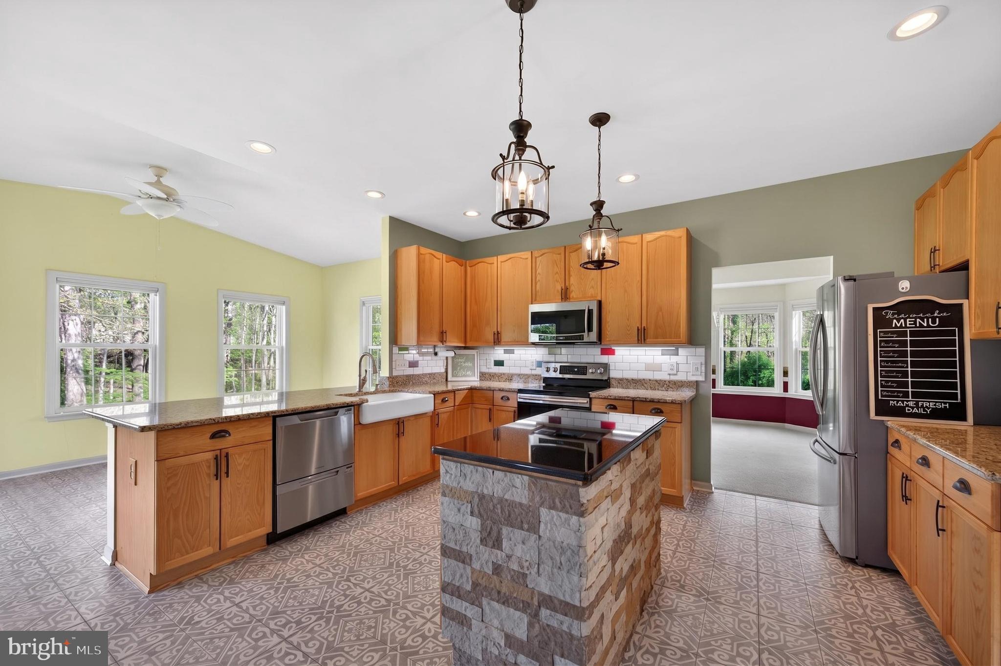 FIELDSTONE - Residential