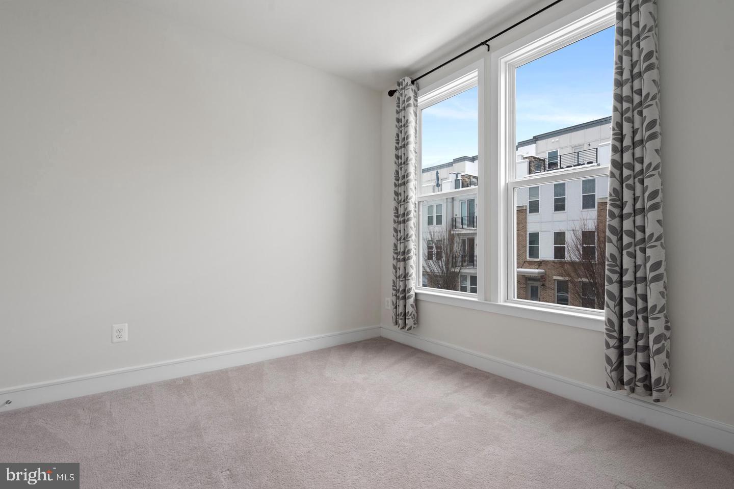 THE PRESERVE AT WESTFIELDS - Residential Lease
