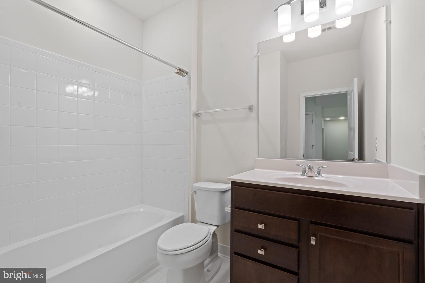 THE PRESERVE AT WESTFIELDS - Residential Lease
