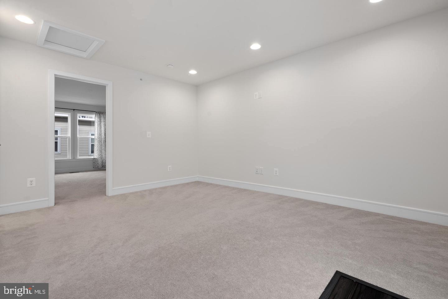 THE PRESERVE AT WESTFIELDS - Residential Lease