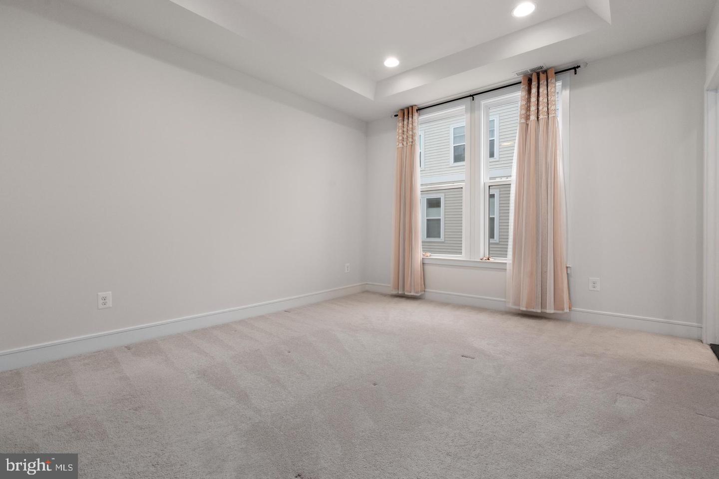 THE PRESERVE AT WESTFIELDS - Residential Lease