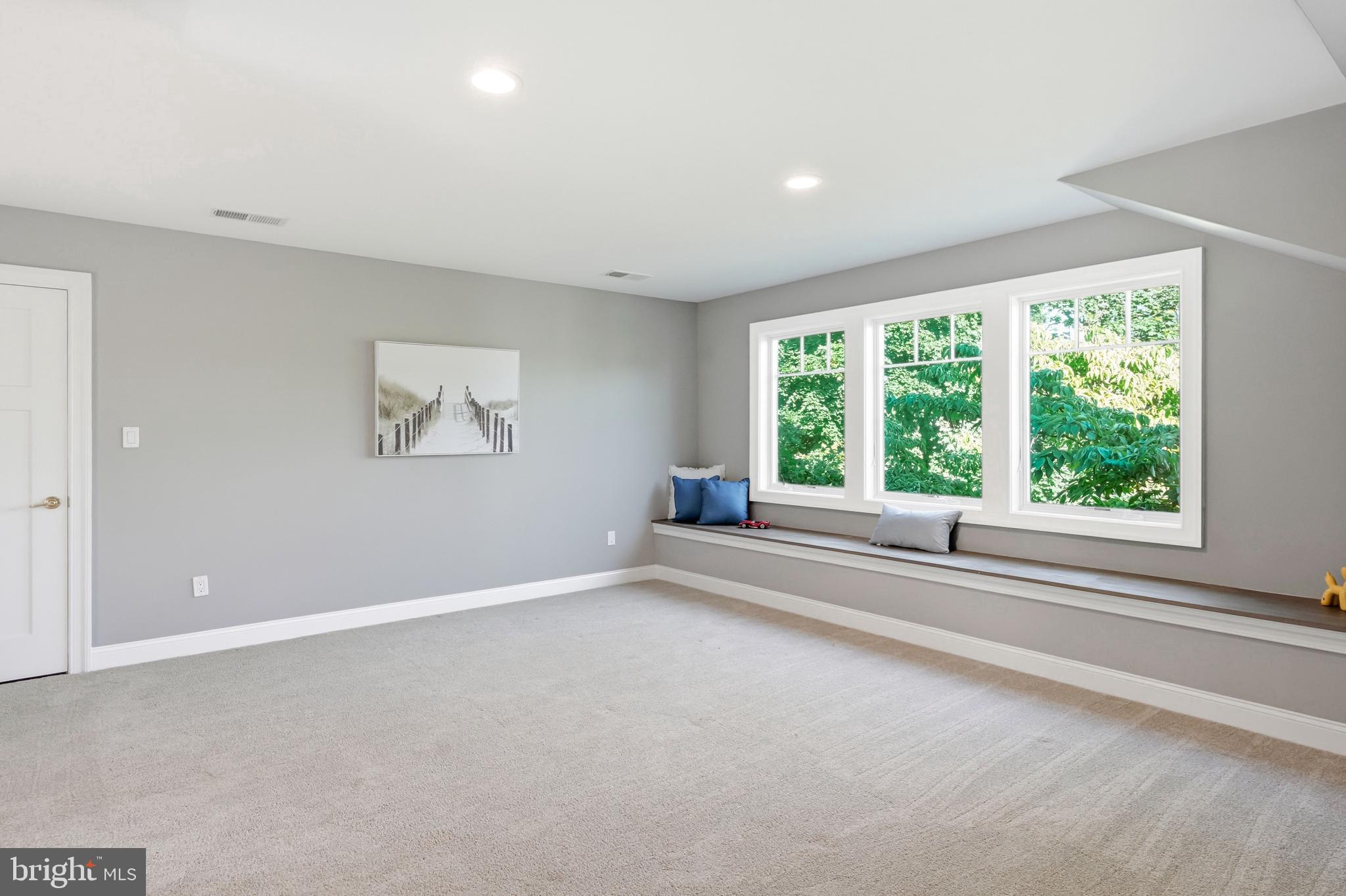 BERWYN VILLAGE - Residential