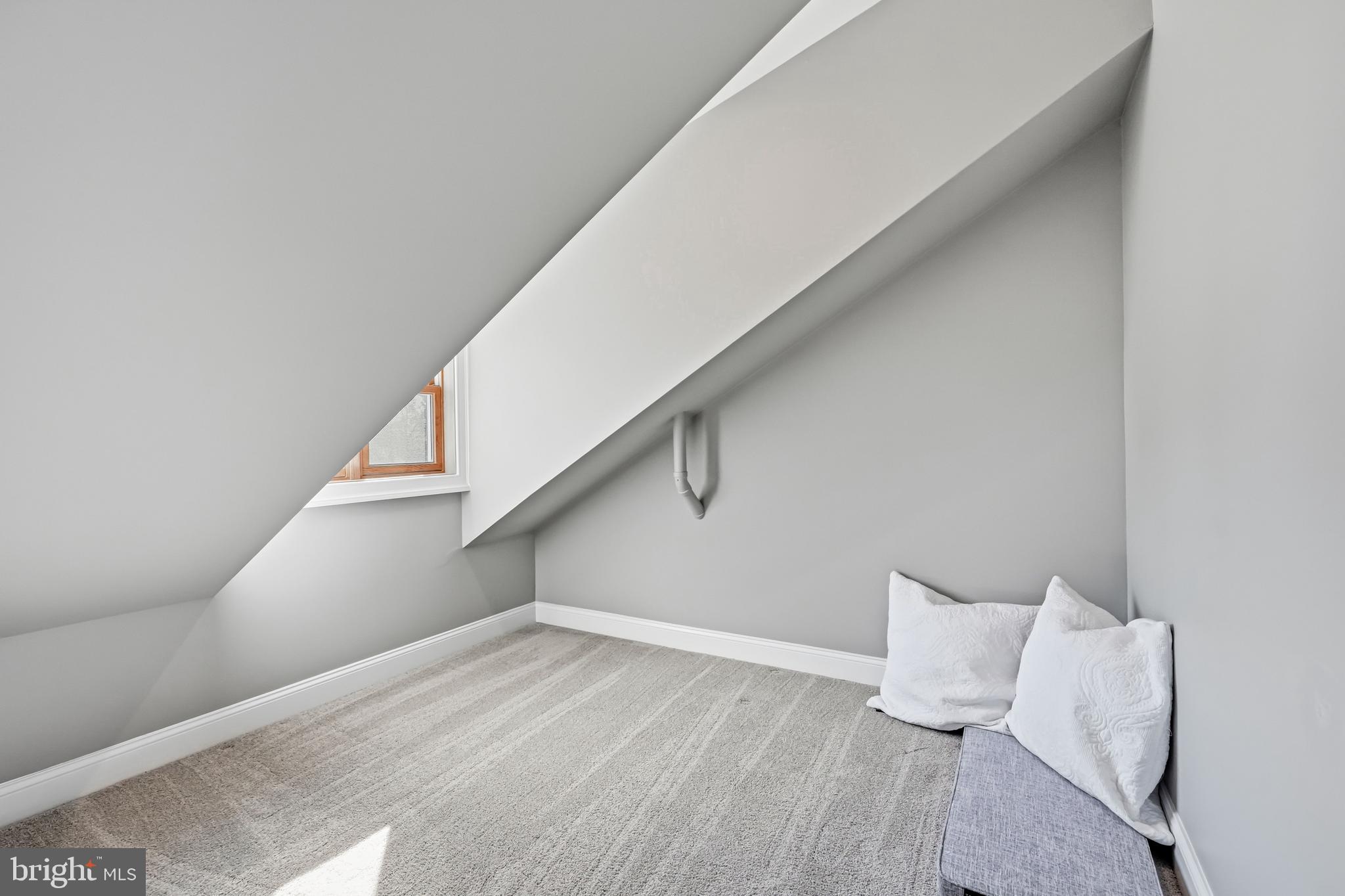 BERWYN VILLAGE - Residential