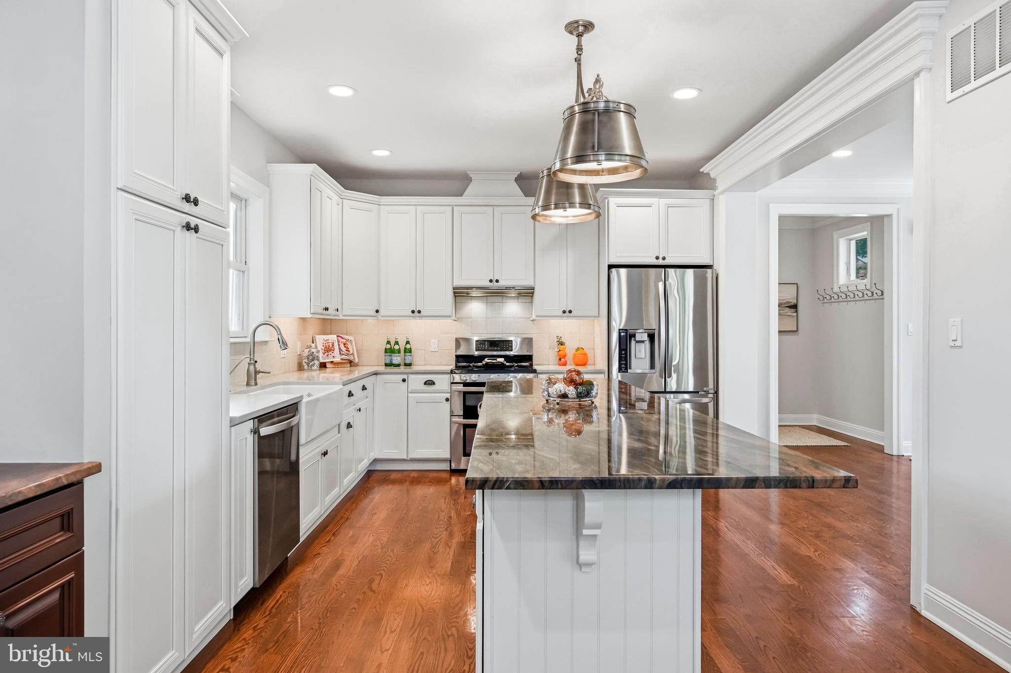 BERWYN VILLAGE - Residential