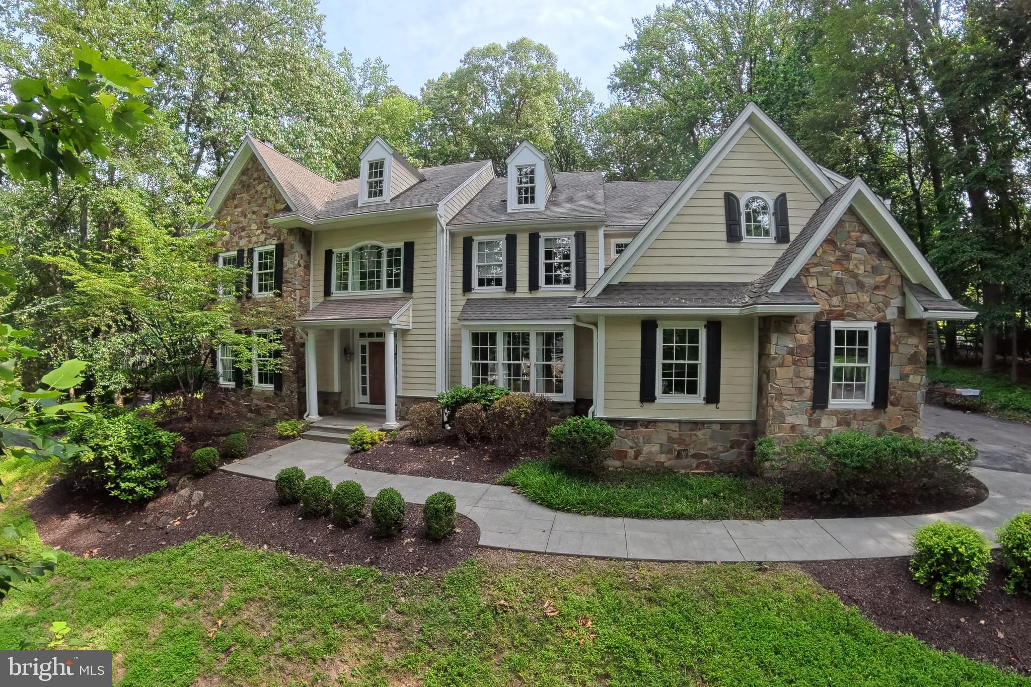 AVONWOOD - Residential
