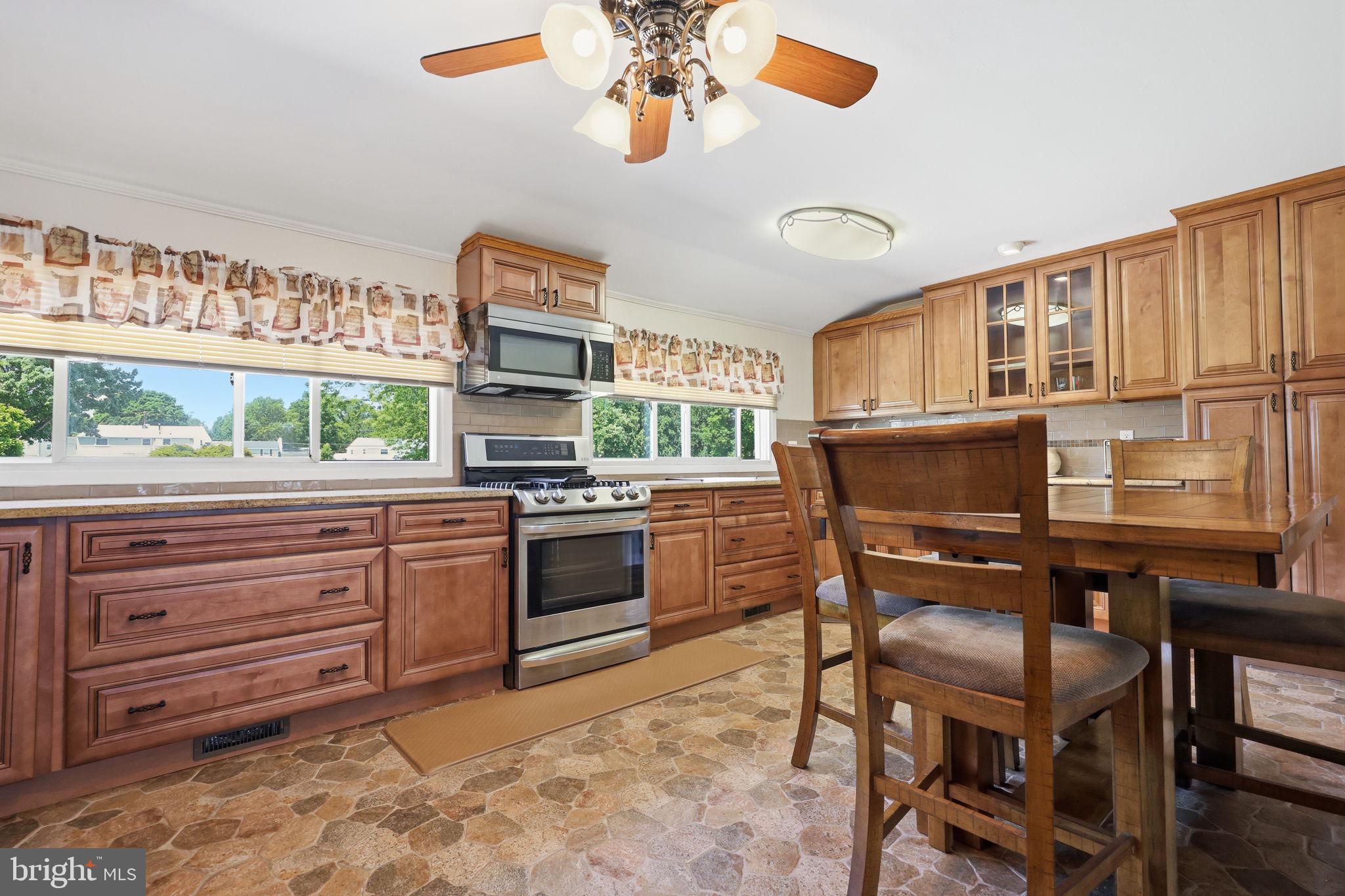 WILLOW MANOR FARMS - Residential
