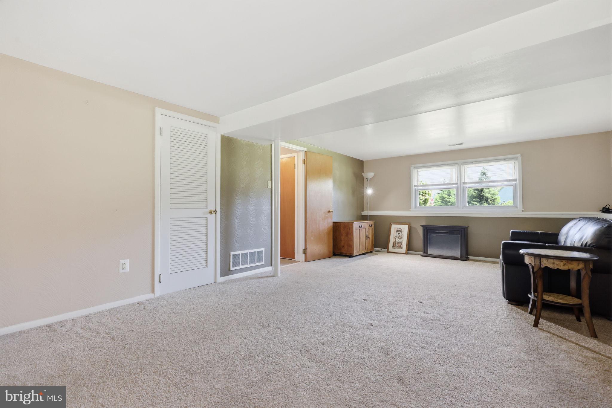 WILLOW MANOR FARMS - Residential