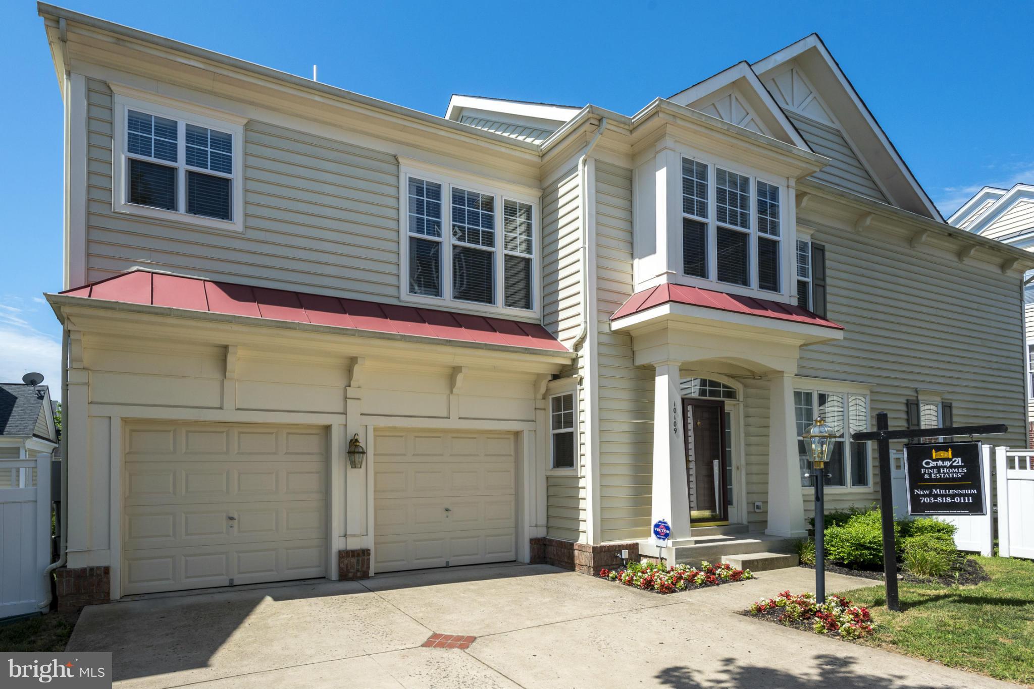 Stunning 4 BR/3.5BA Fully Finished 3 Level home offers great flow and abundant natural light!! Designer color palettes, gleaming hardwood floors & large secondary bedrooms. Gourmet kitchen opens to gracious FR, while DR allows for easy flow throughout main level. Master suite w/sitting area and his & hers closets! GREAT LOCATION...GREAT SCHOOLS! FOR COMMUTERS MINUTES TO THE VRE!