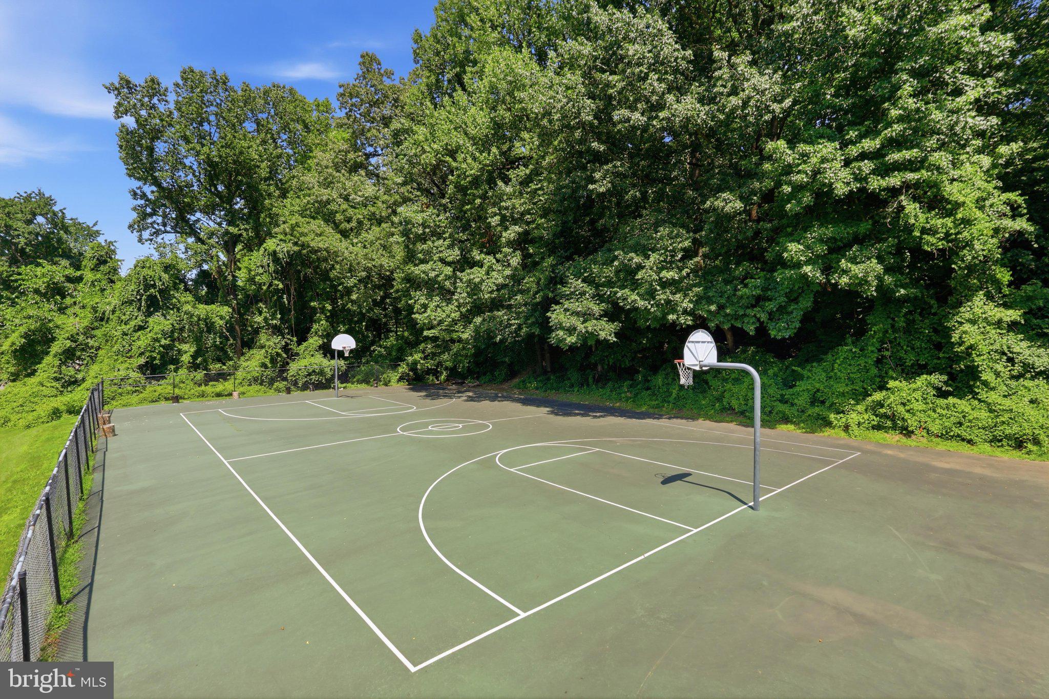HERITAGE WOODS - Residential