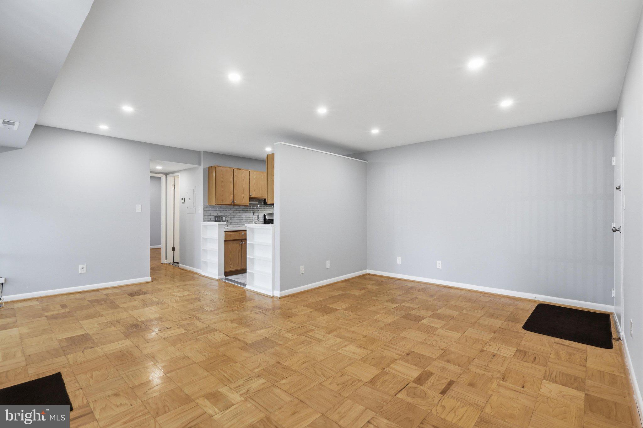 HERITAGE WOODS - Residential