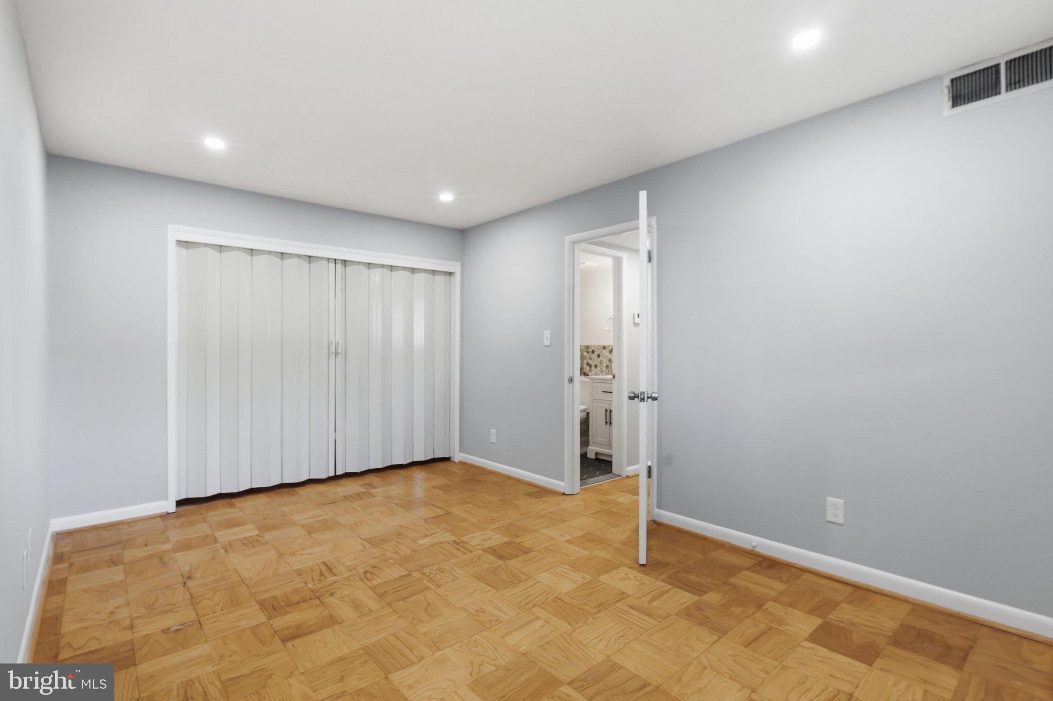 HERITAGE WOODS - Residential