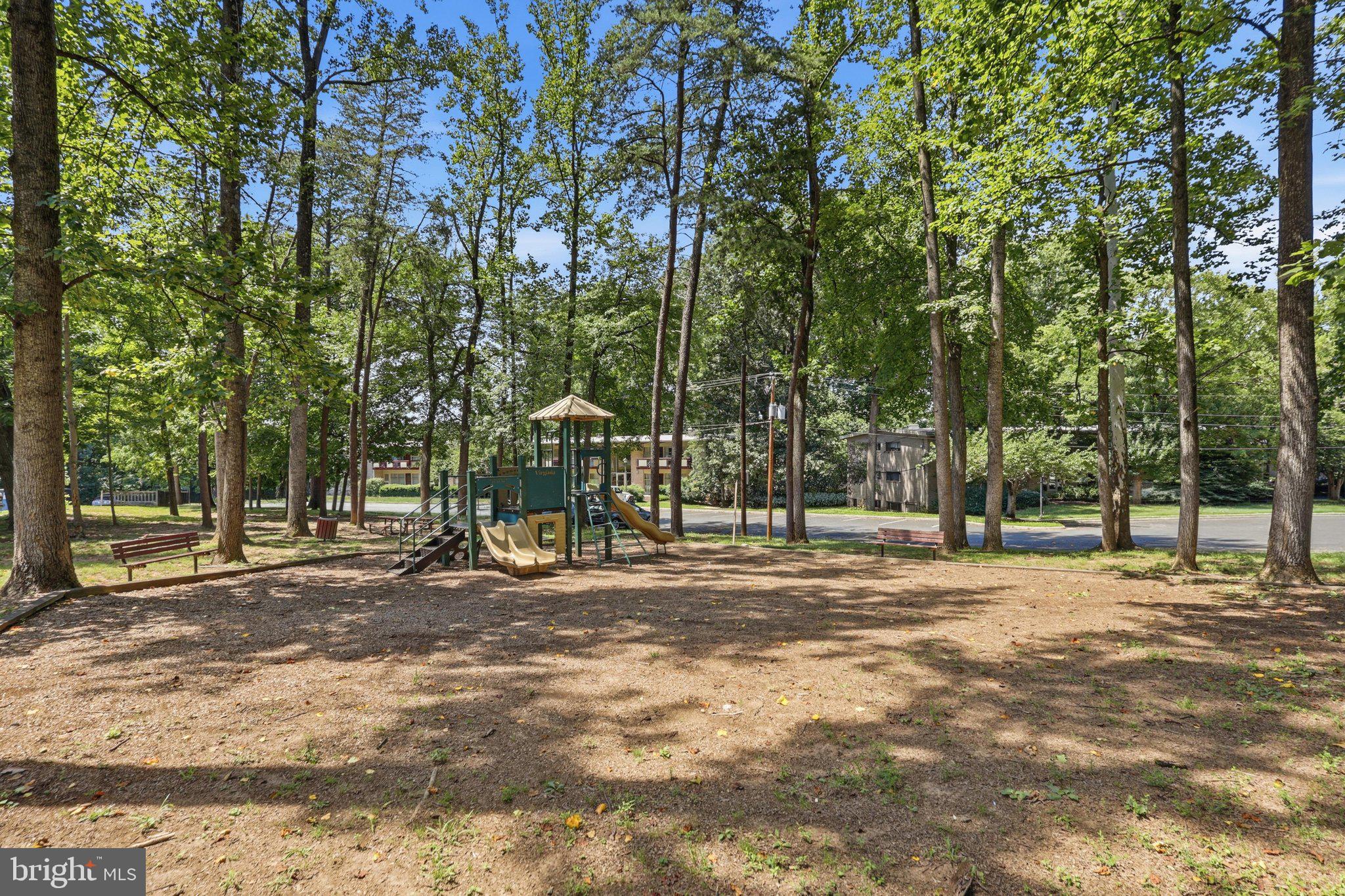 HERITAGE WOODS - Residential