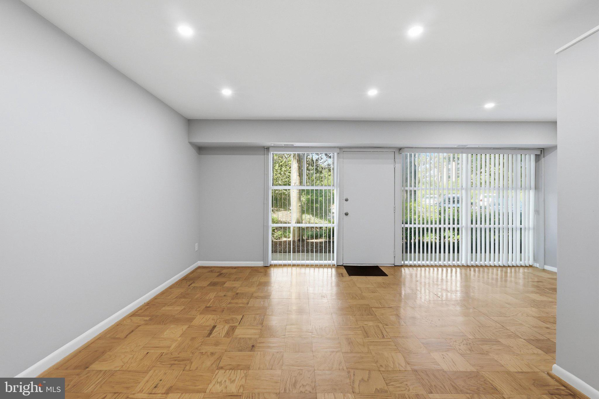 HERITAGE WOODS - Residential